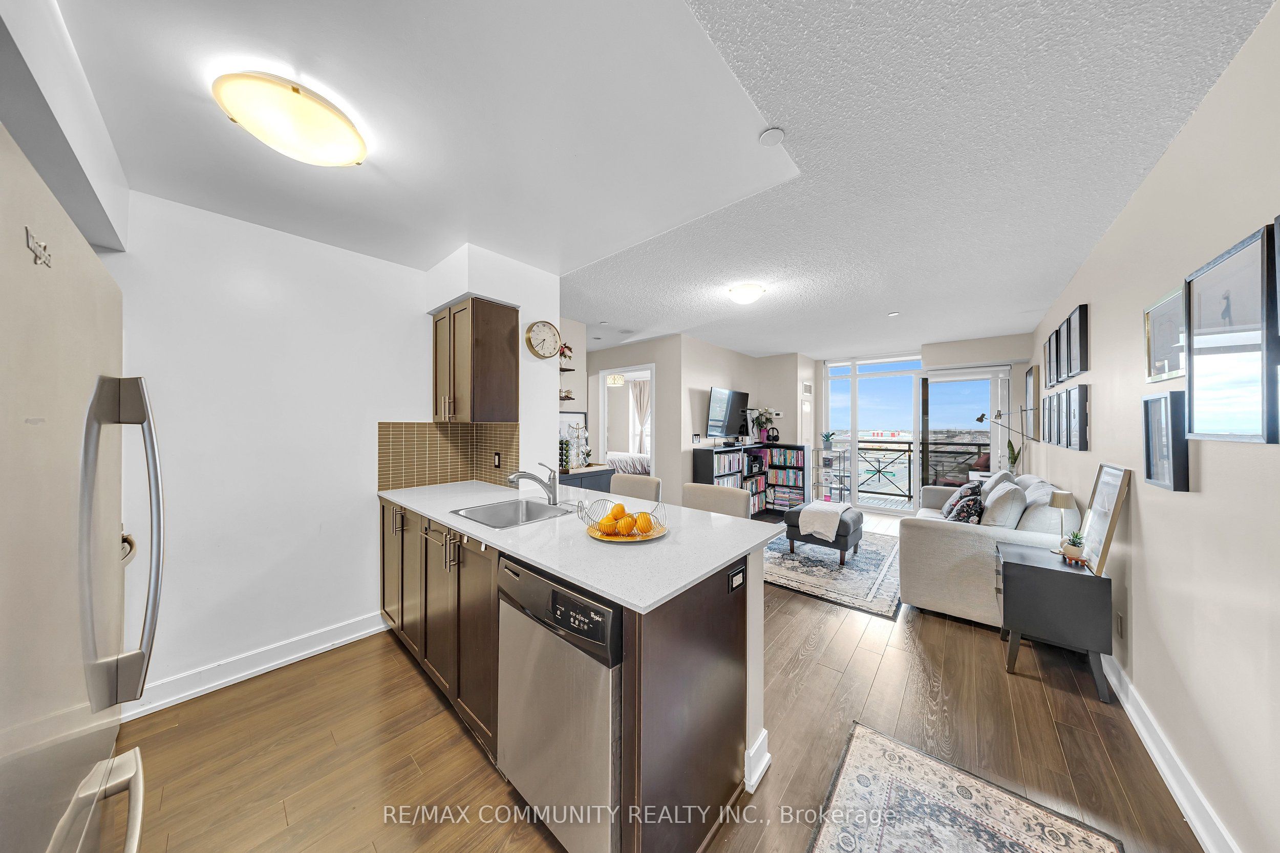 1227-2 Eva Road, Toronto, ON, M9C 0A9