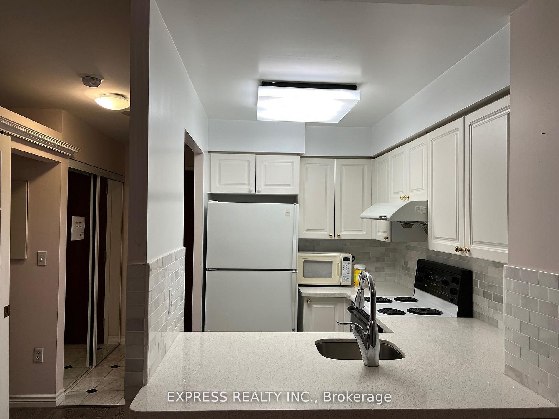 103-8 Pemberton Avenue, Toronto, ON, M2M 4K8