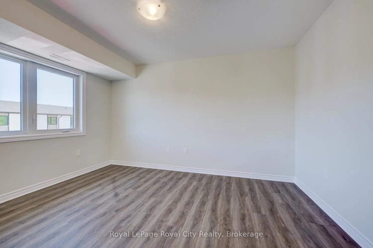 465 Garafraxa Street 7 photo 3