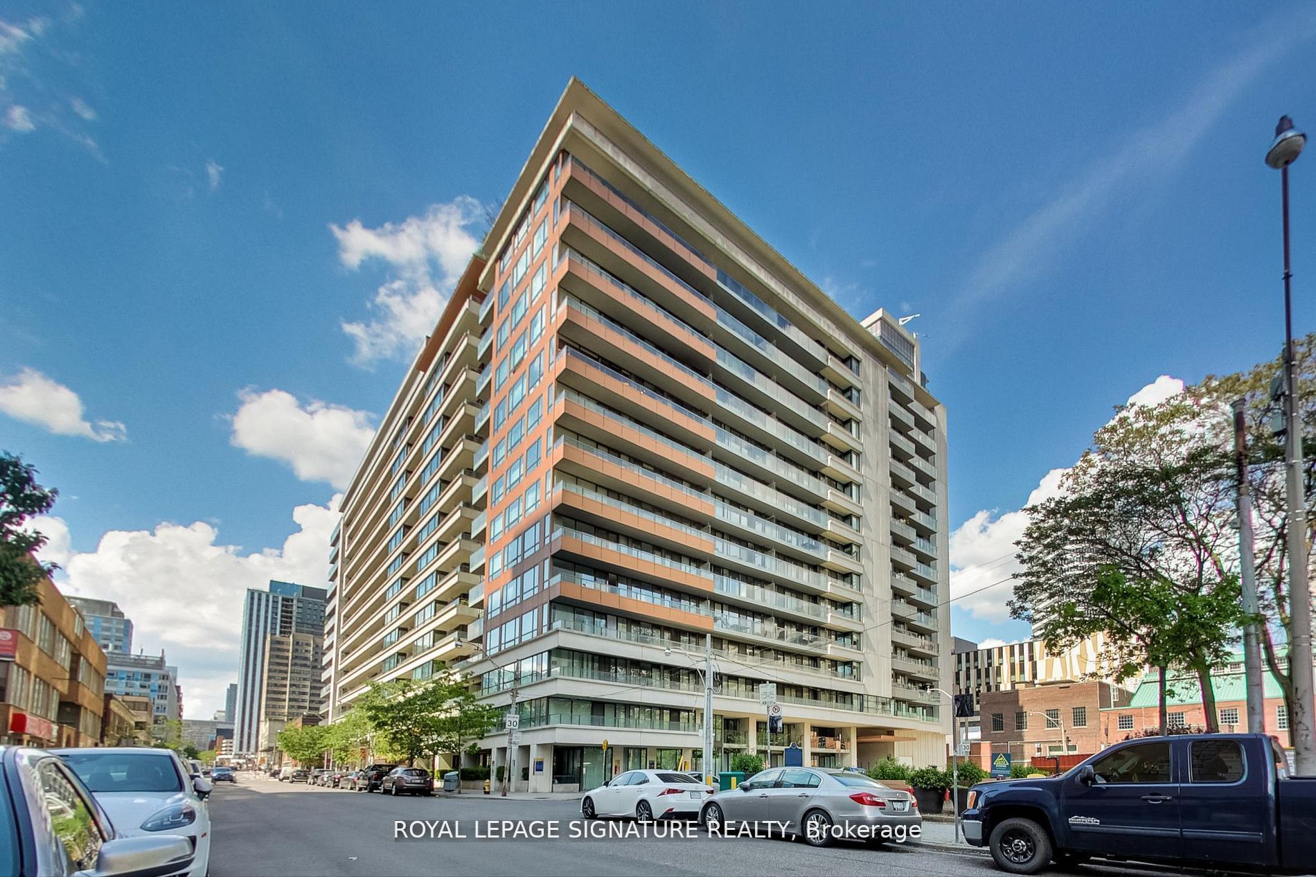 1502-111 Elizabeth Street, Toronto, ON, M5G 1P7