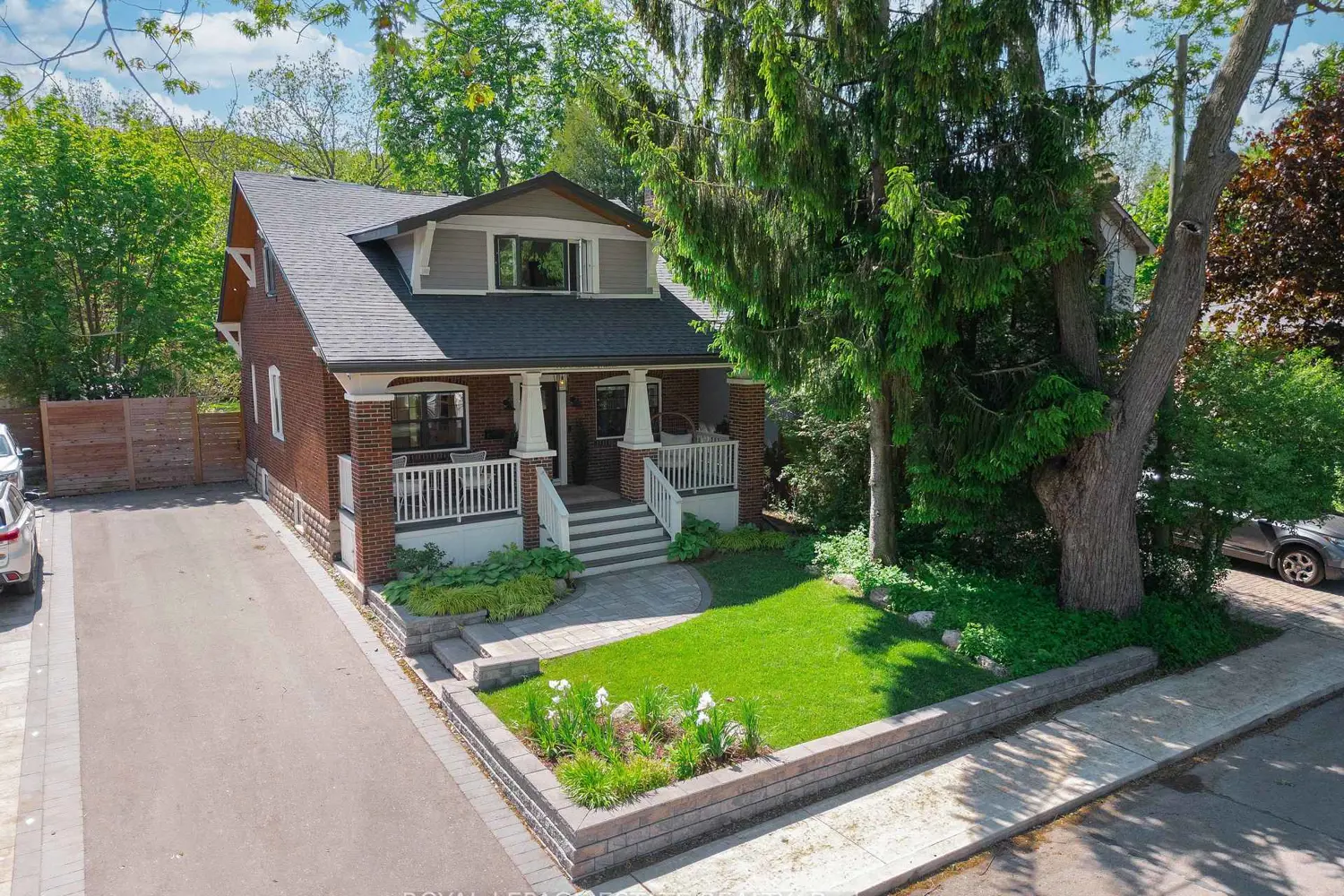 148 Scarboro Crescent