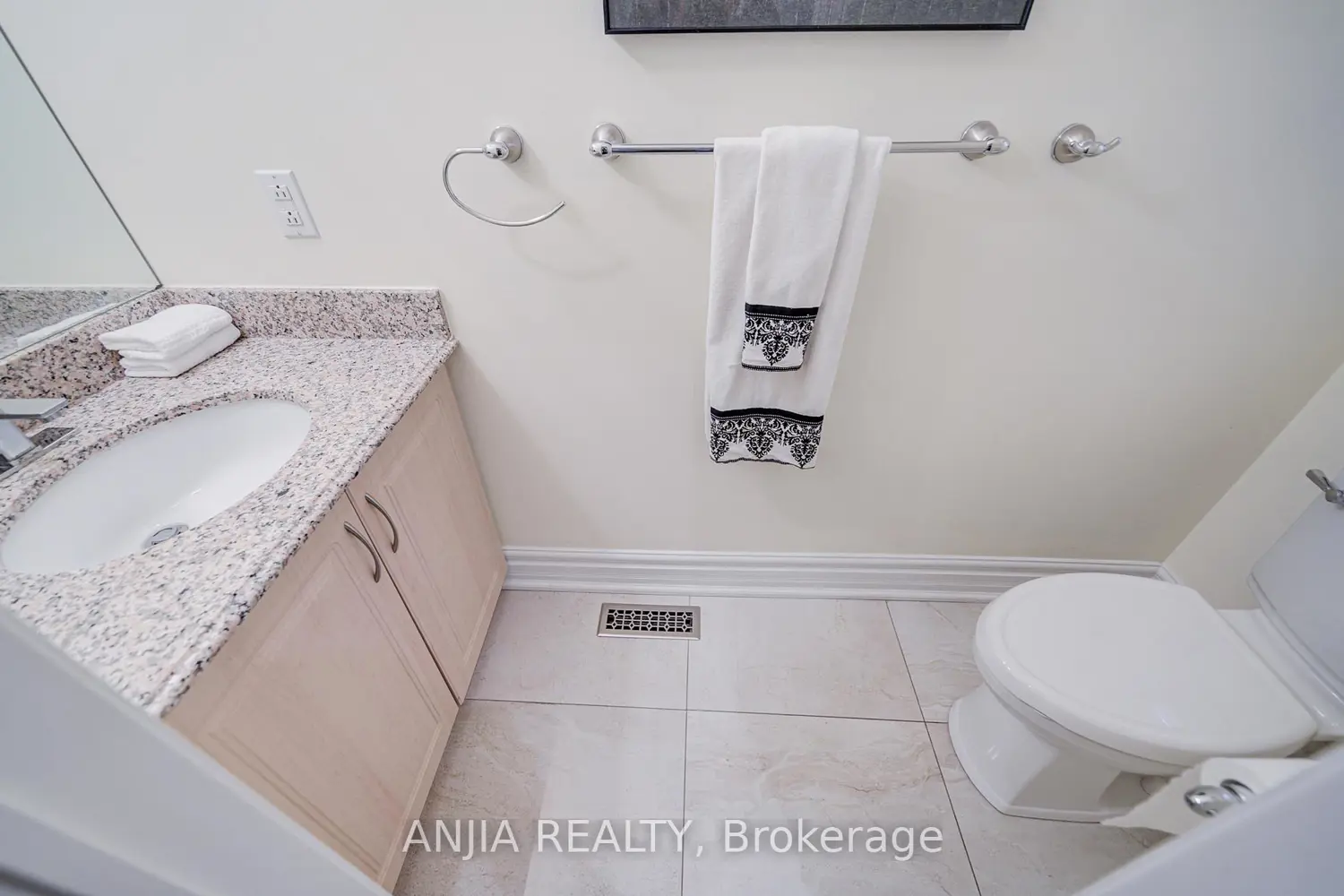 91 Reansbury Crescent photo 4