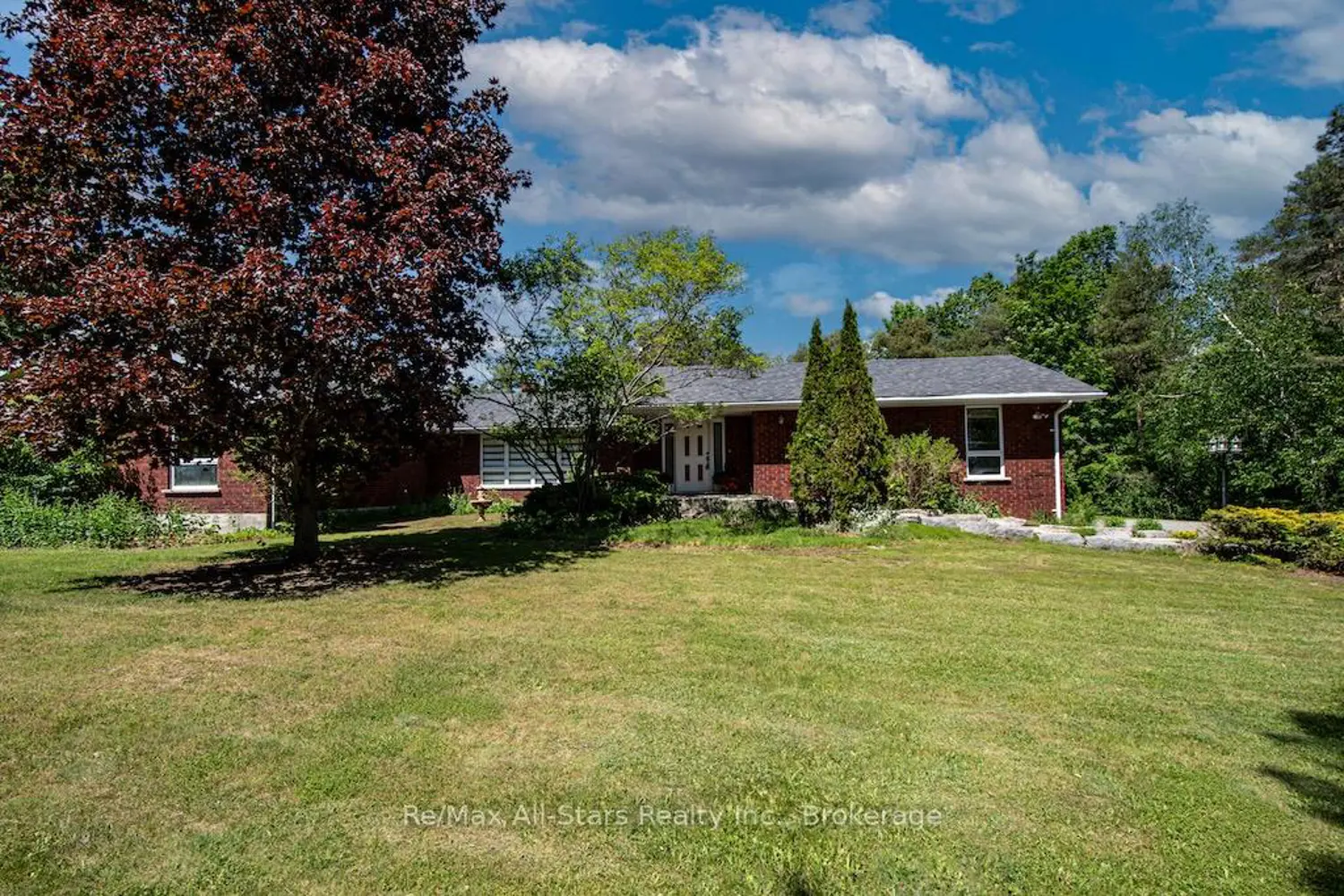 32 Forest Drive photo 2