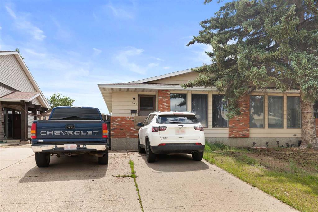 211 Ross Glen Drive SE, Medicine Hat, AB, T1B 1N7