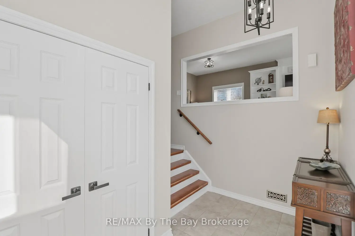 18 Maple Drive photo 3