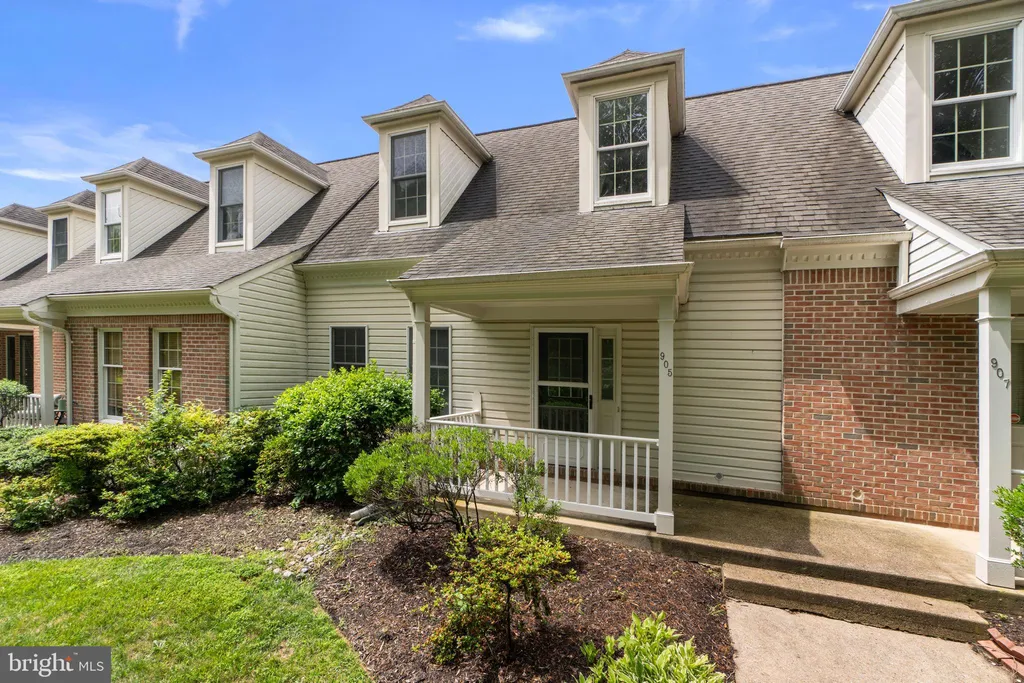 905 McLendon Drive, Frederick, MD 21702 photo 2