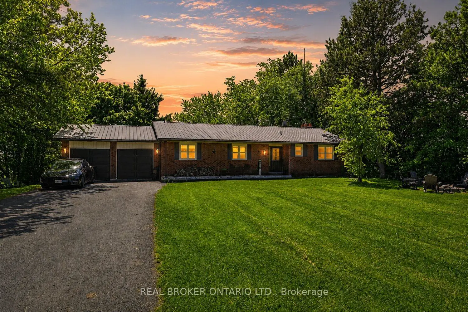 6543 Chippewa Road photo 2