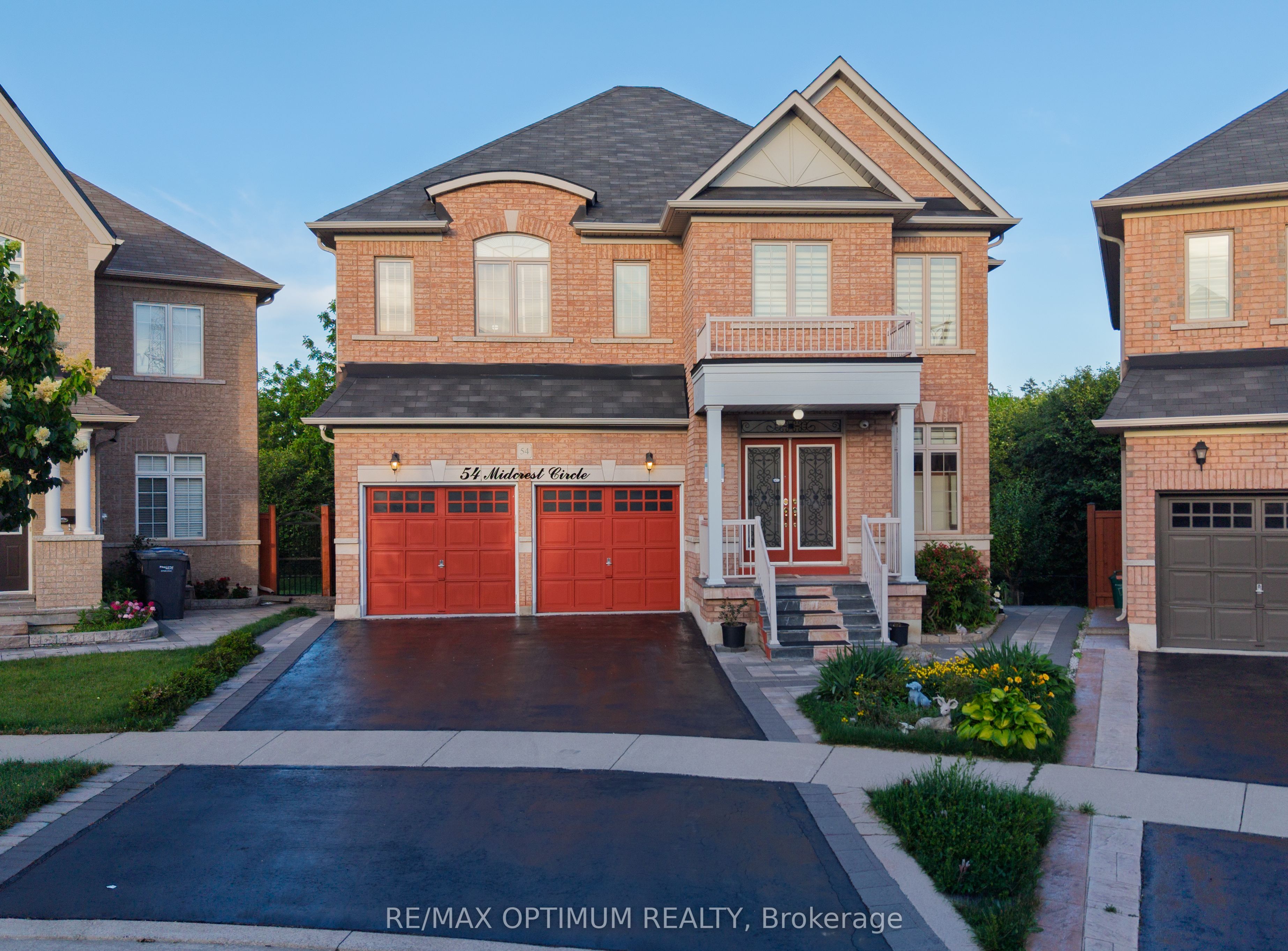 54 Midcrest Circle, Brampton, ON, L6Y 0W5