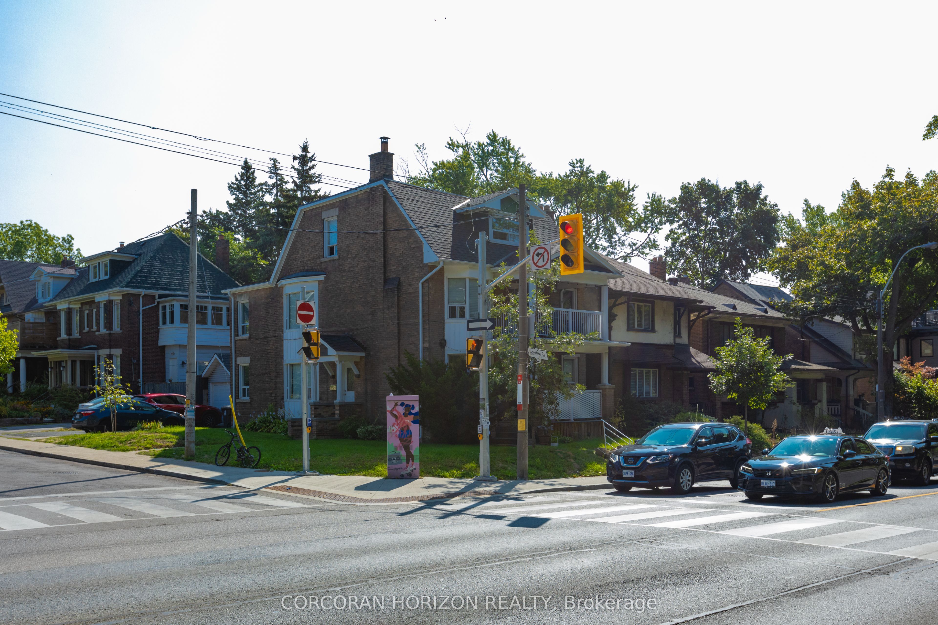 355 Parkside Drive, Toronto, ON, M6R 2Z4 photo 4