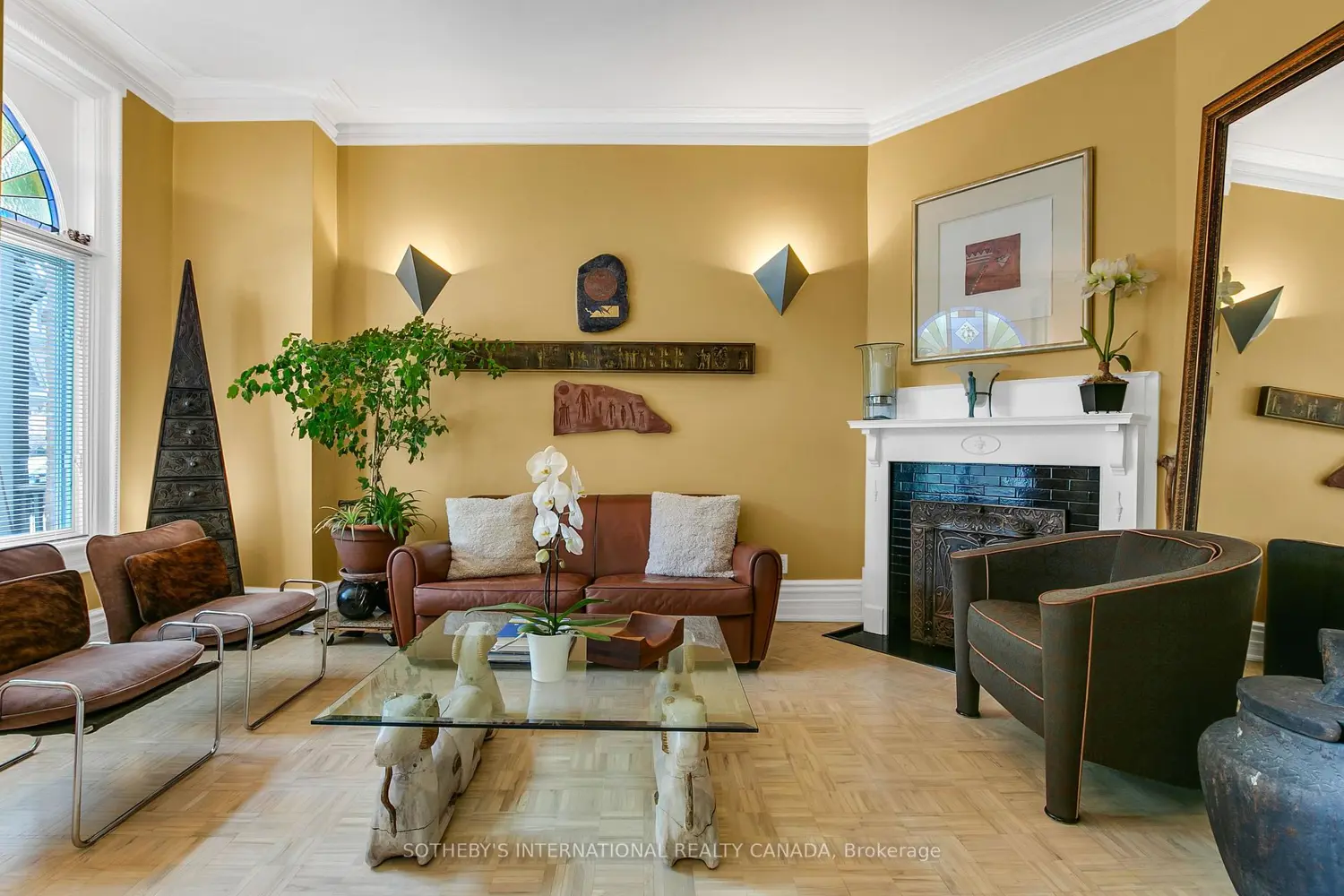 460 Wellesley Street photo 5
