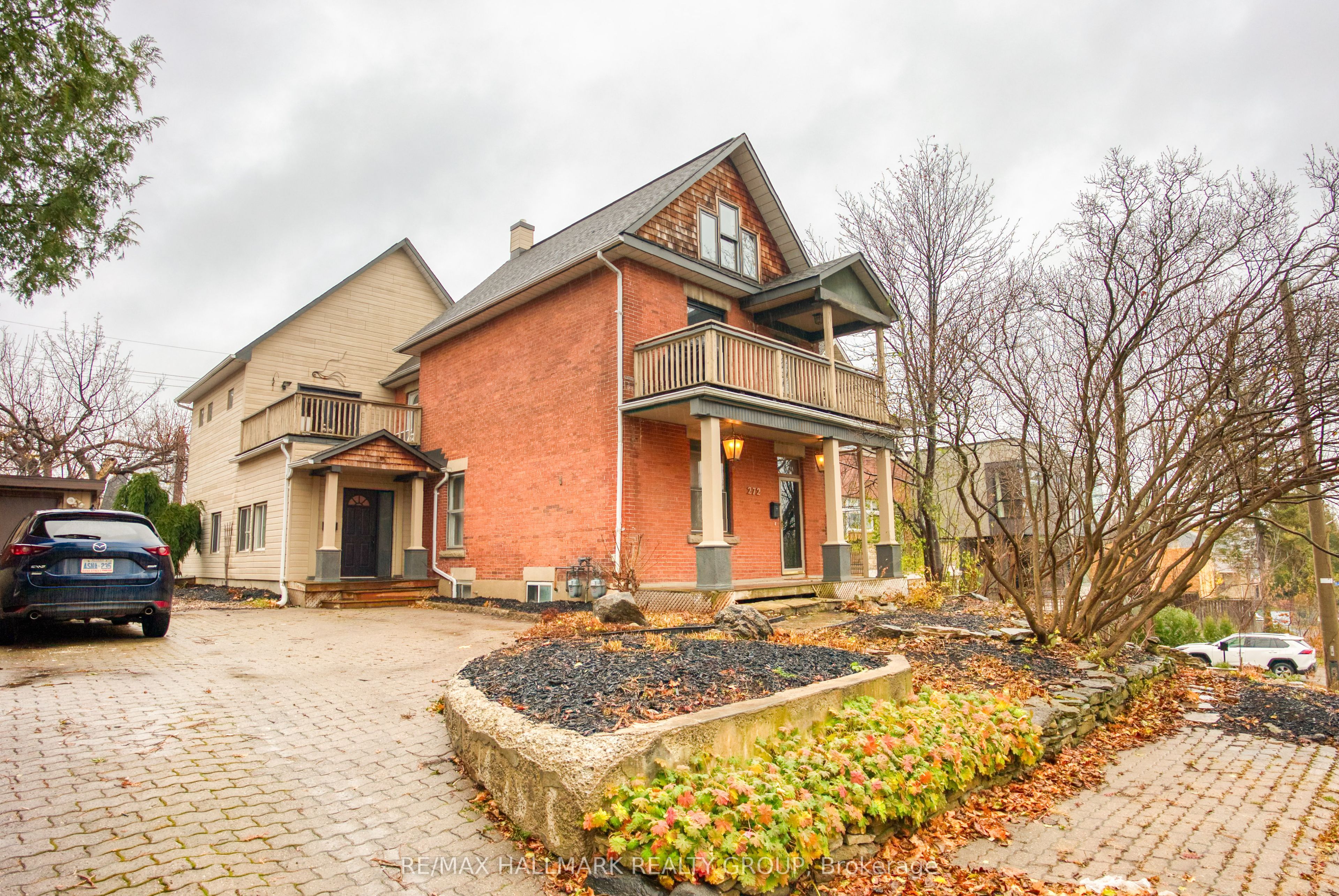 1-1-272 Royal Avenue, Ottawa, ON, K2A 1T5