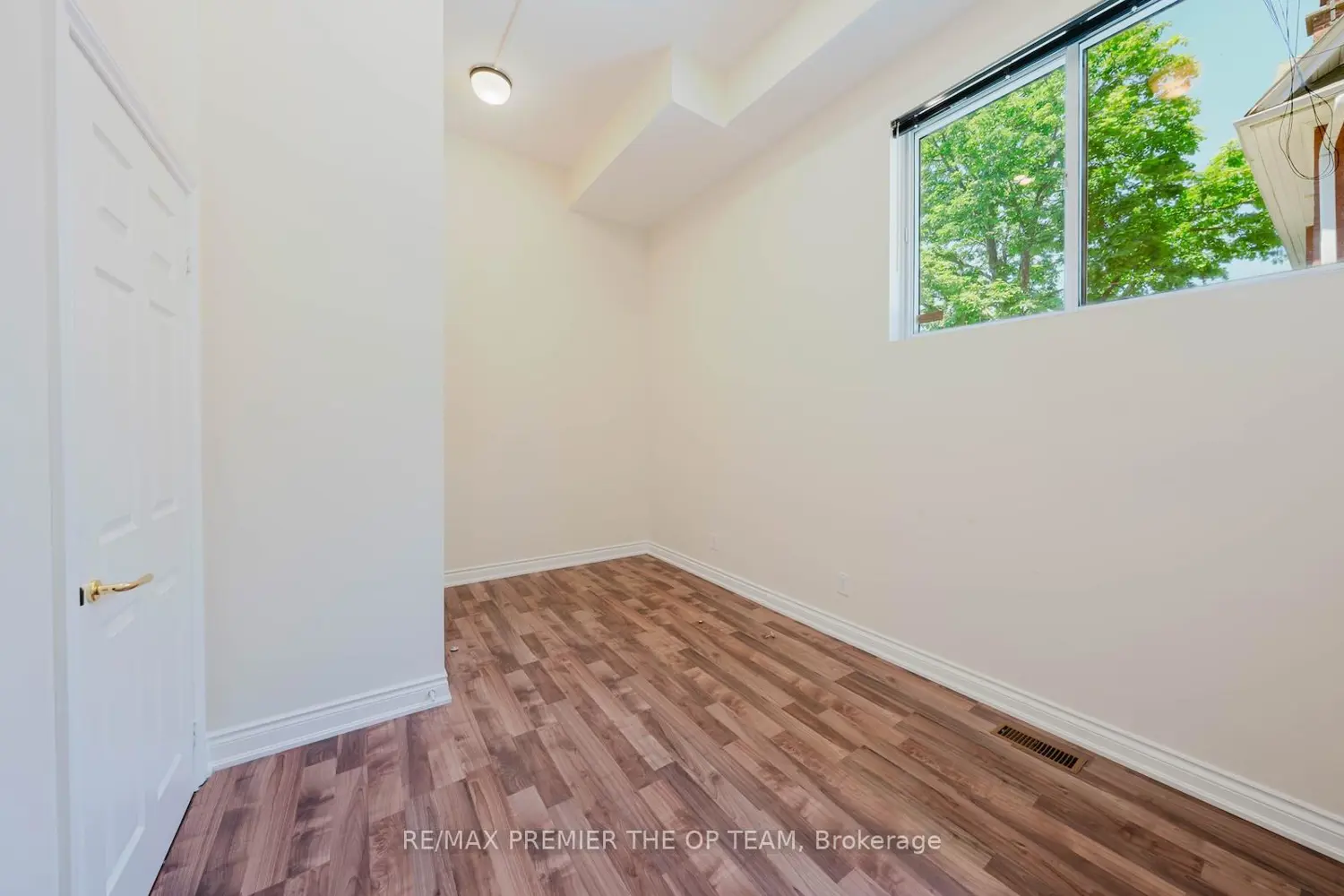 7930 Kipling Avenue photo 4