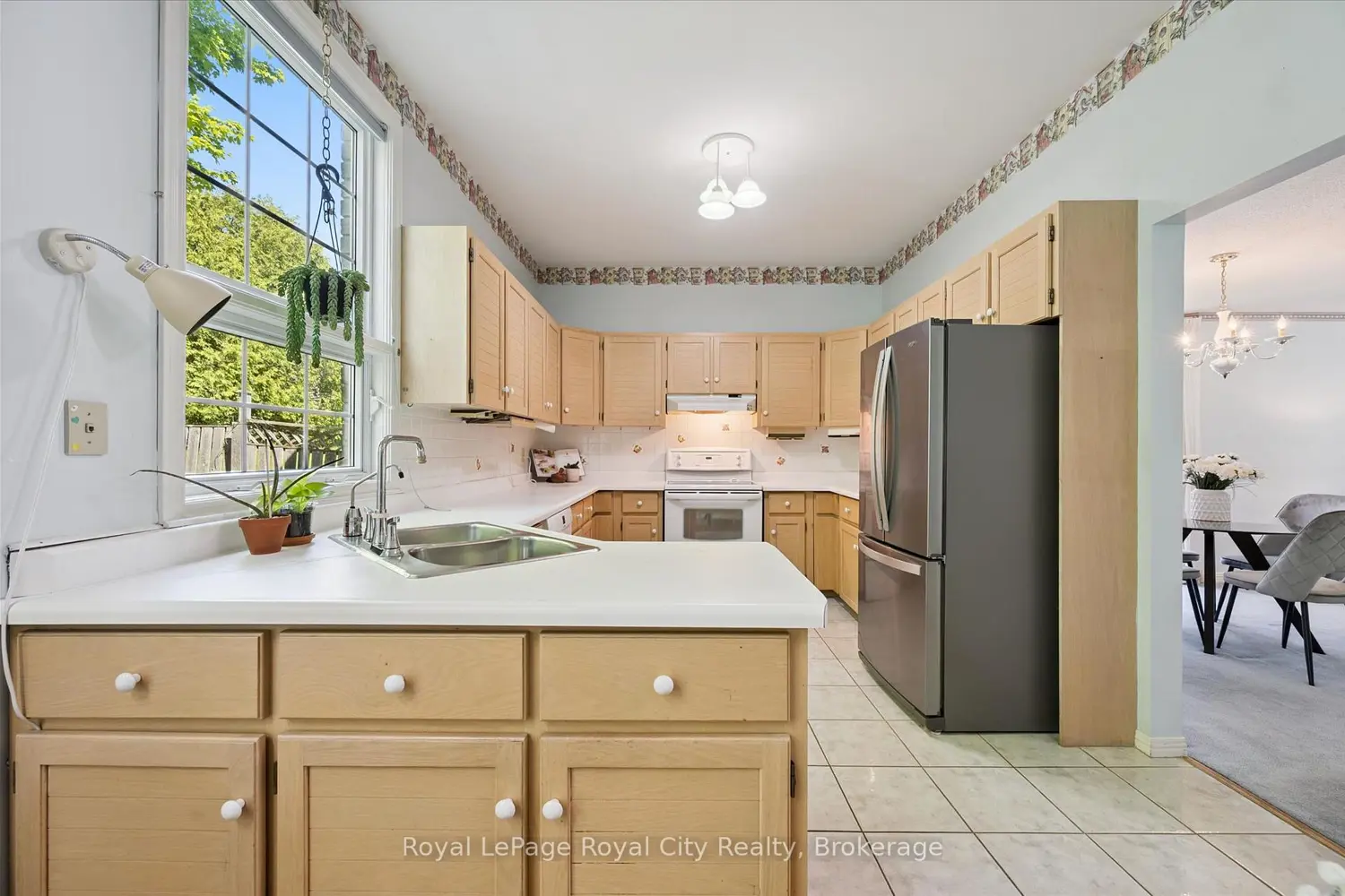 539 Harvey Street photo 4