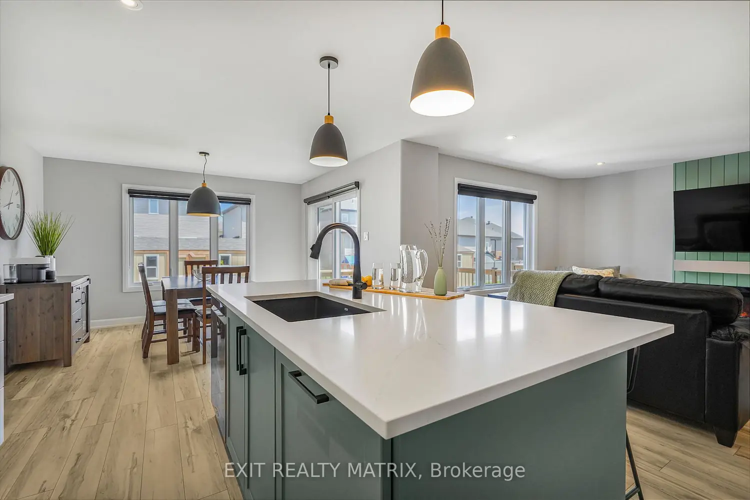 1202 Montblanc Crescent photo 3