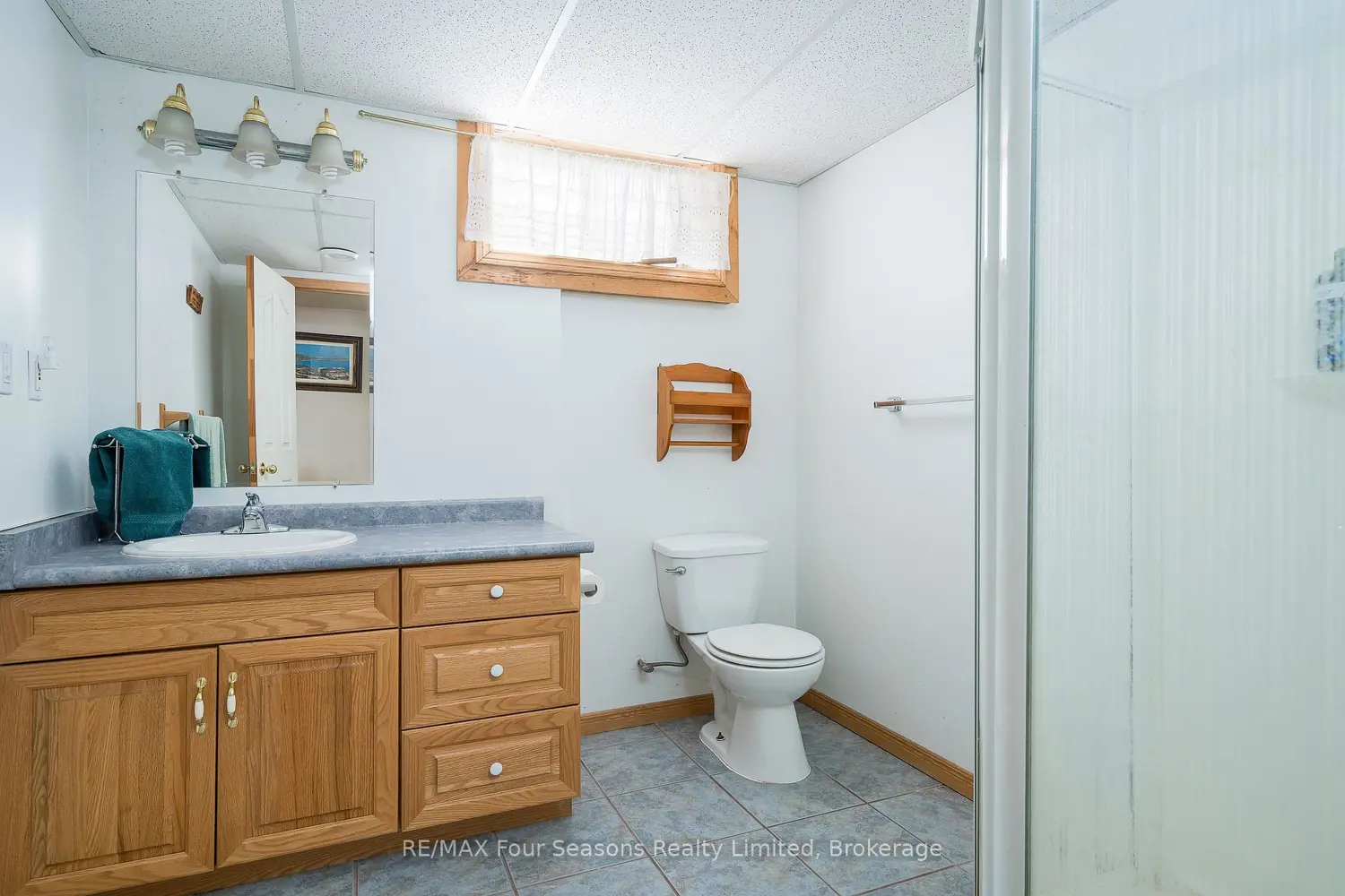595365 4Th Line photo 5