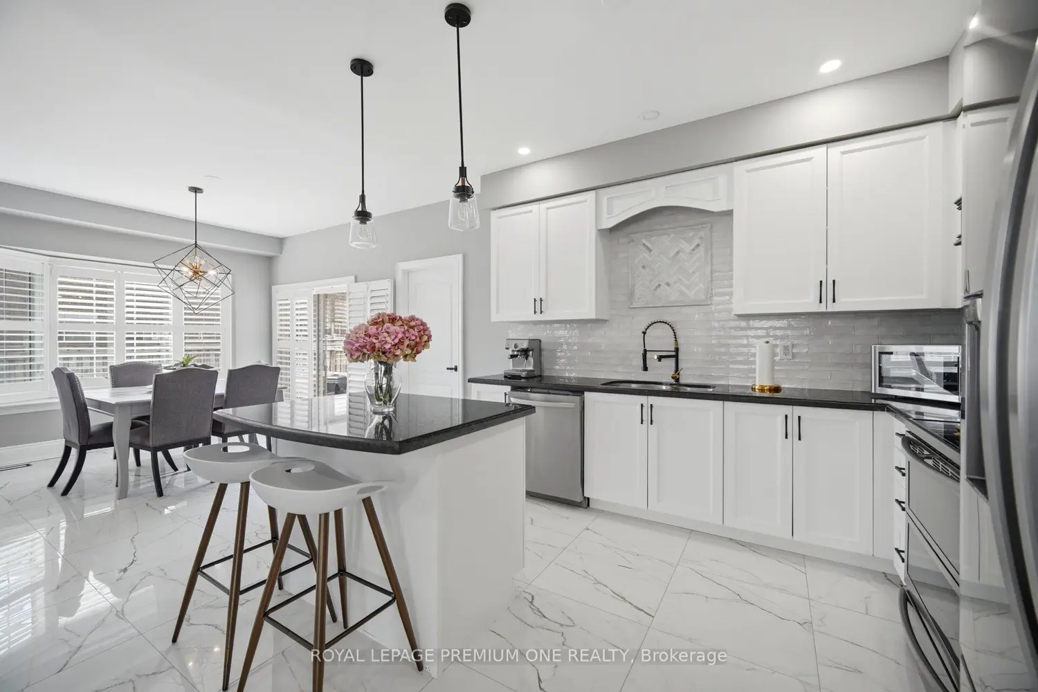 95 Retreat Boulevard photo 4