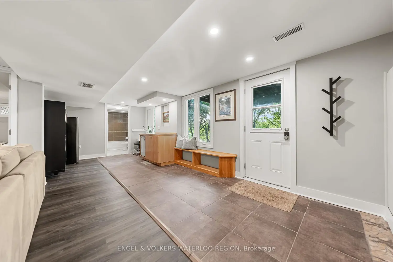 1135 Rivers Edge Drive photo 4