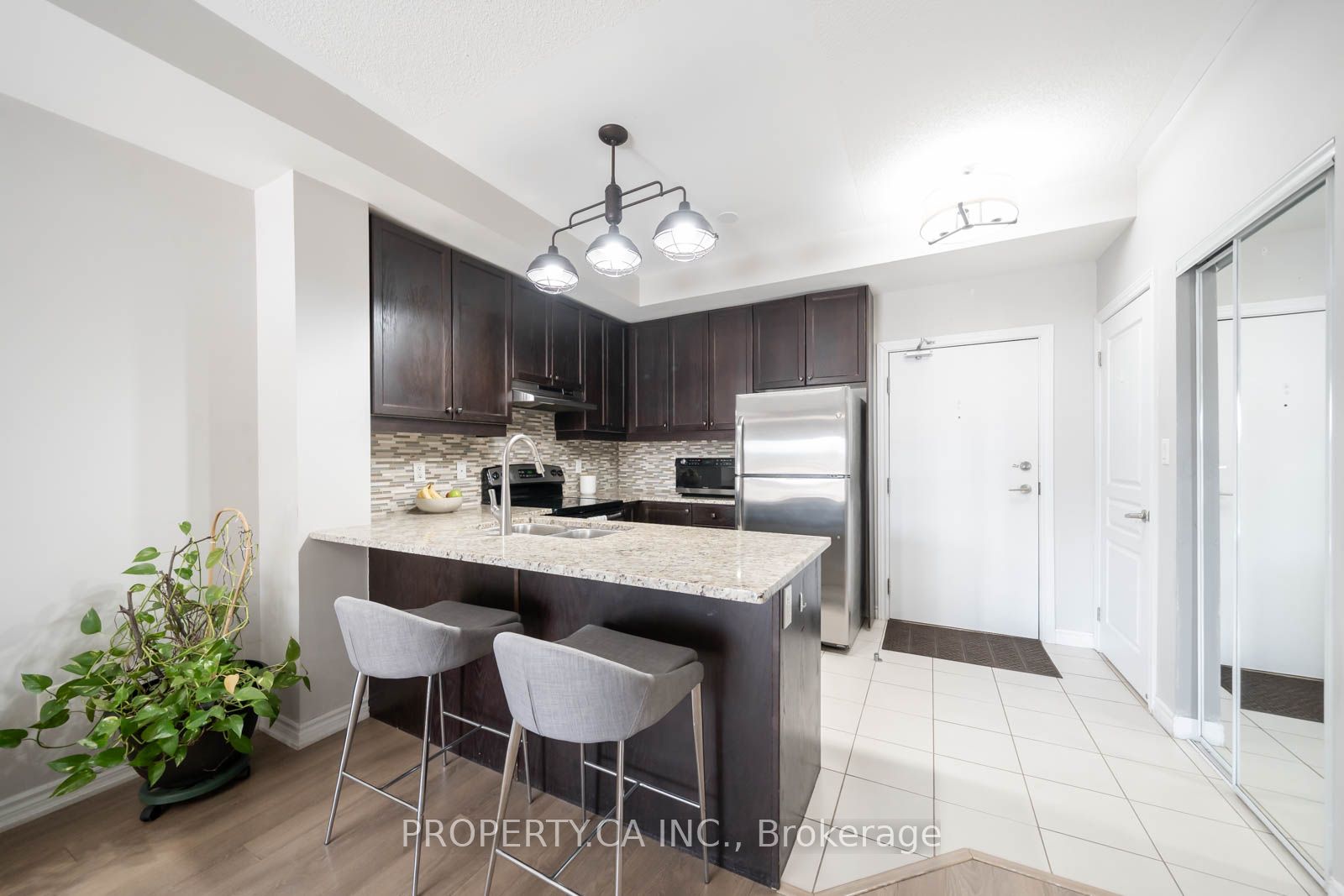 144-570 Lolita Gardens, Mississauga, ON, L5A 0A1