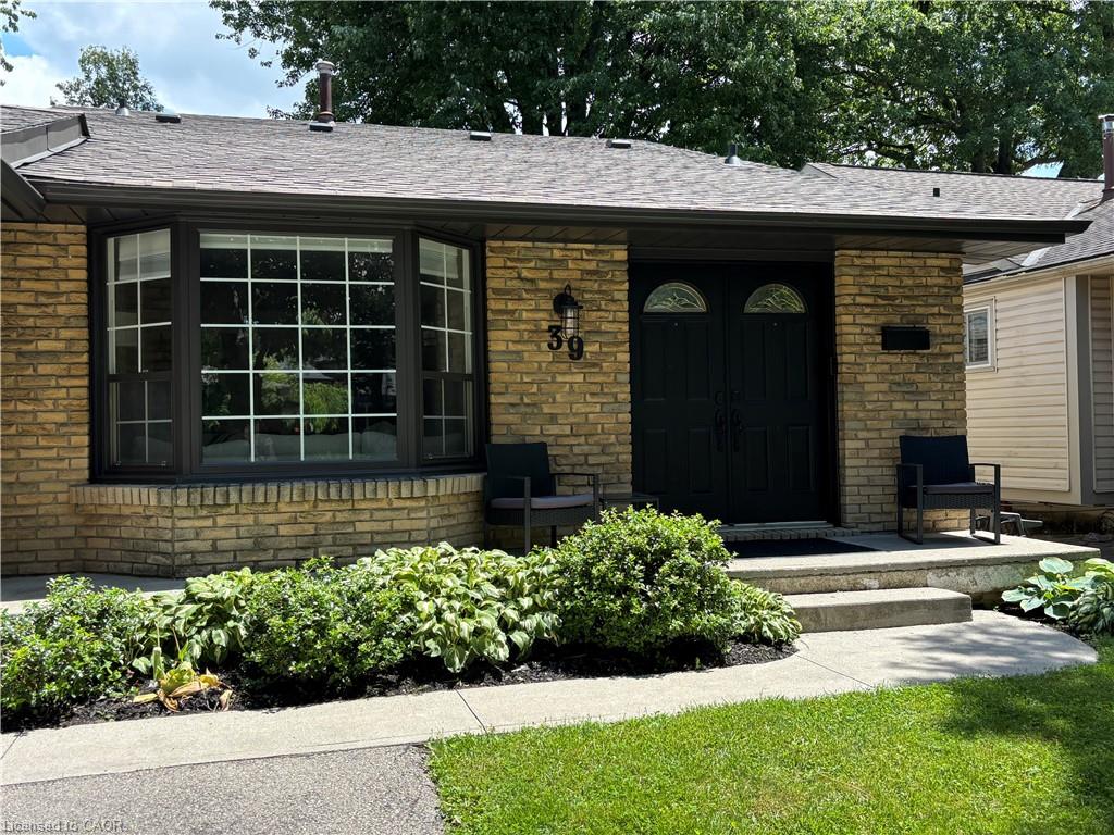 39 Forestgate Drive, Hamilton, ON, L9C6A4 photo 3