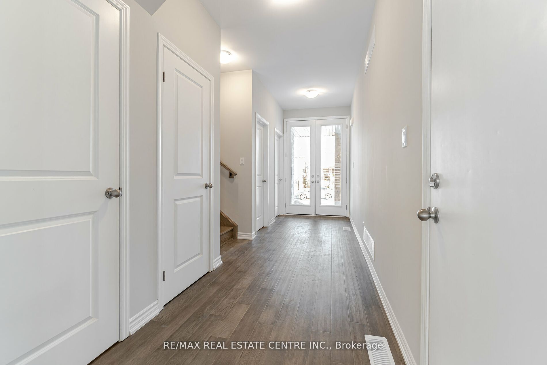 219 Taylor Street, Thorold, ON, L2V 1C2 photo 2