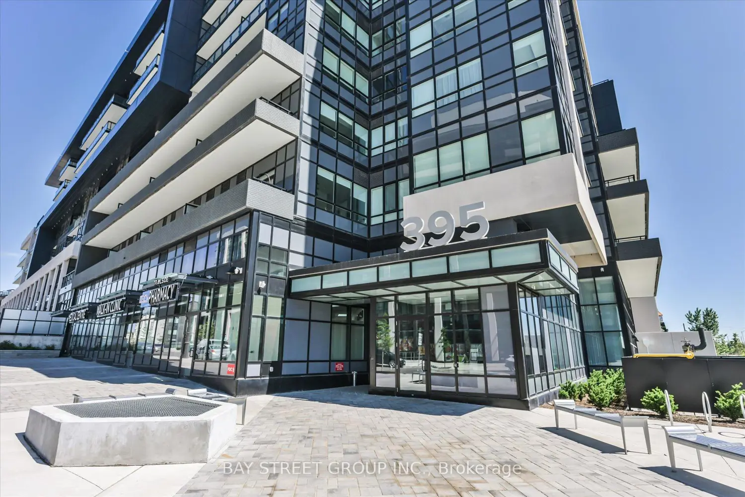 395 Dundas Street 130