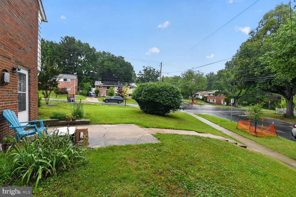 1207 Oakview Drive, Silver Spring, MD 20903 photo 3