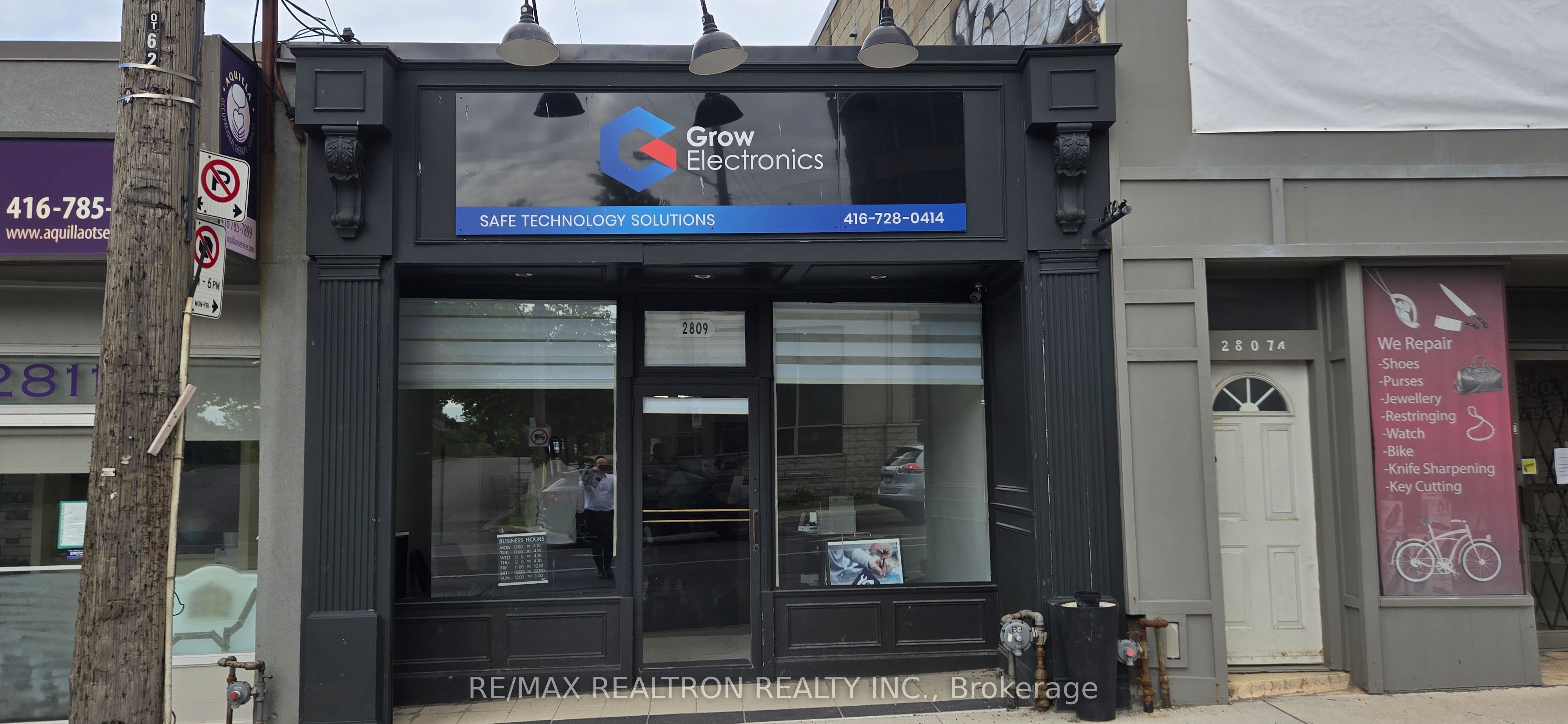 2809 Bathurst Street N, Toronto, ON, M6B 3A4