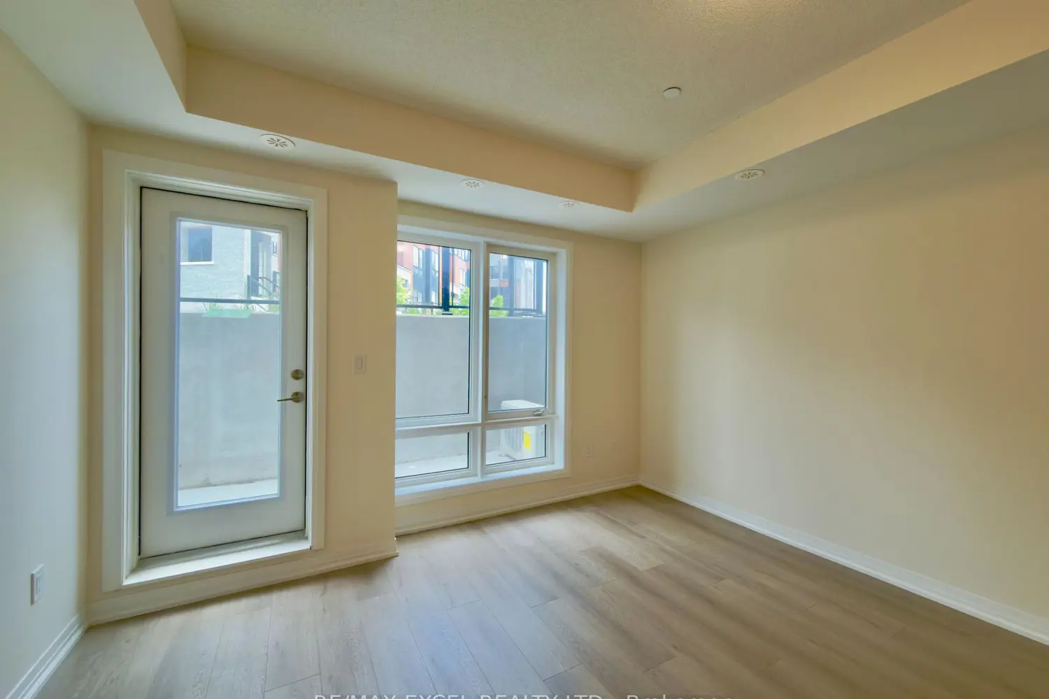 155 Tapscott Road 21 photo 4