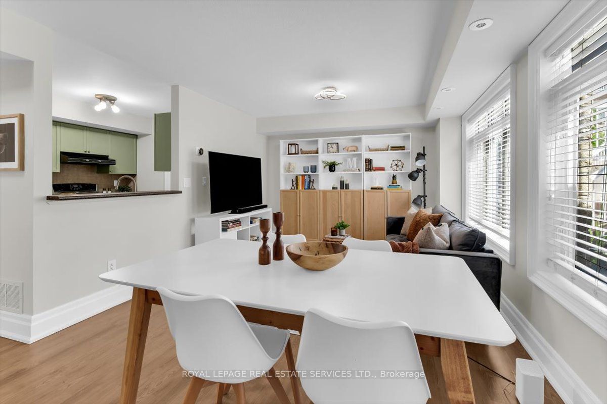 36-30 Turntable Crescent, Toronto, ON, M6H 4K9 photo 3