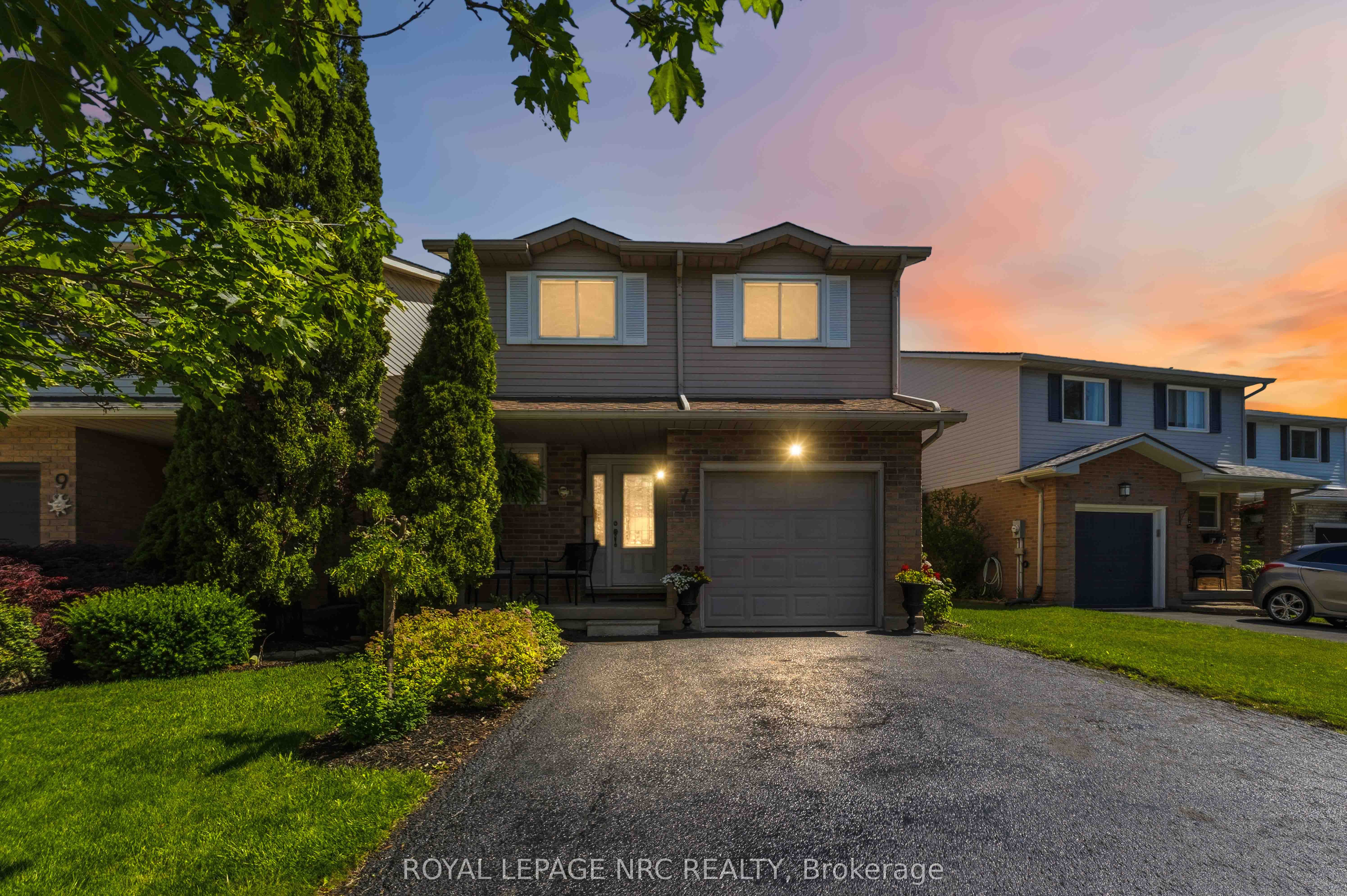 7 Naples Court, Thorold, ON, L2V 4S7 photo 2