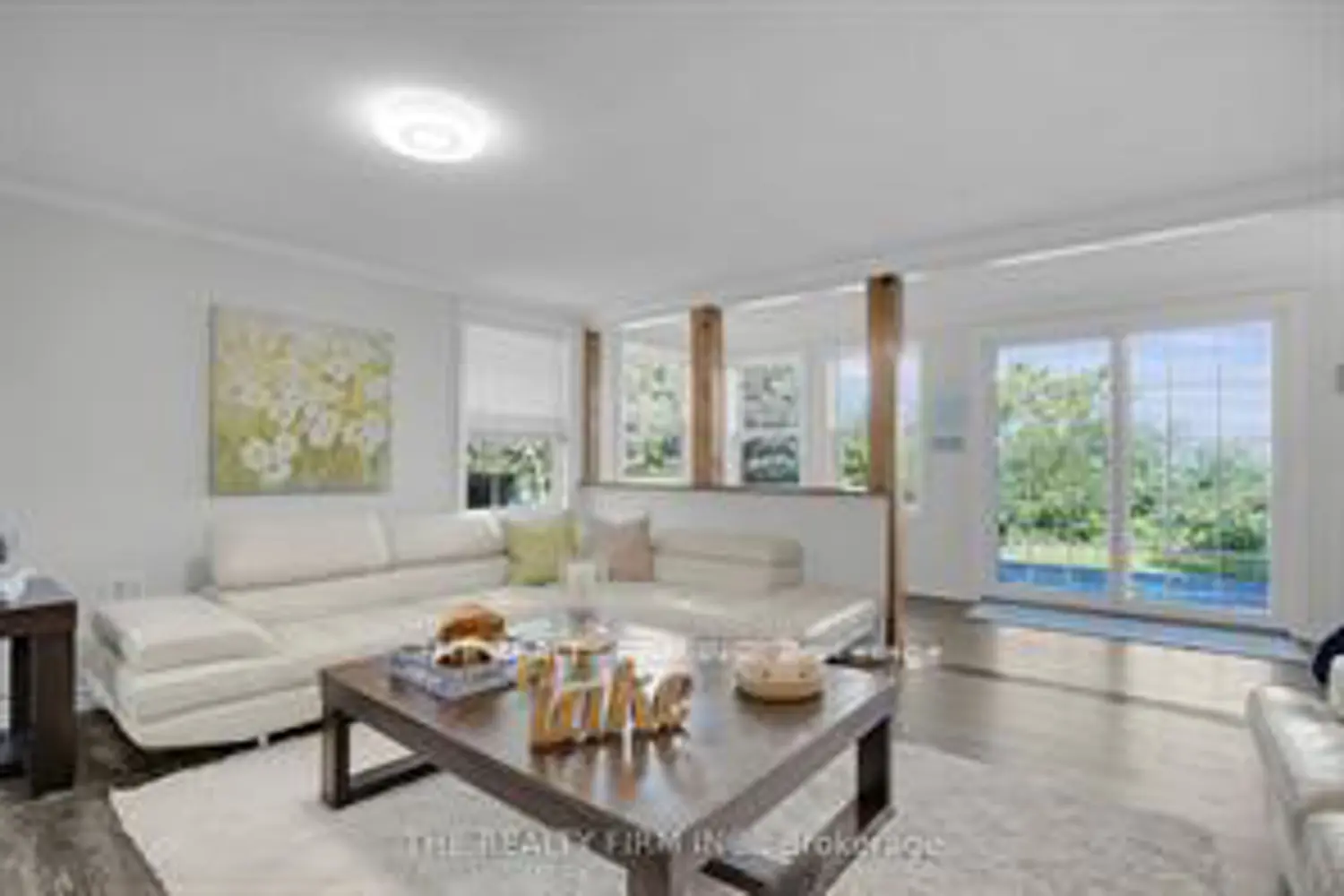 3692 Beverly Glen photo 4