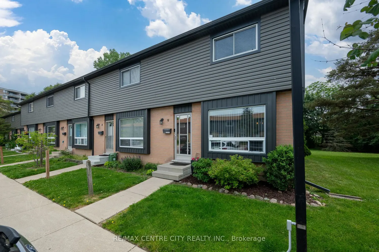 475 Sandringham Crescent 9