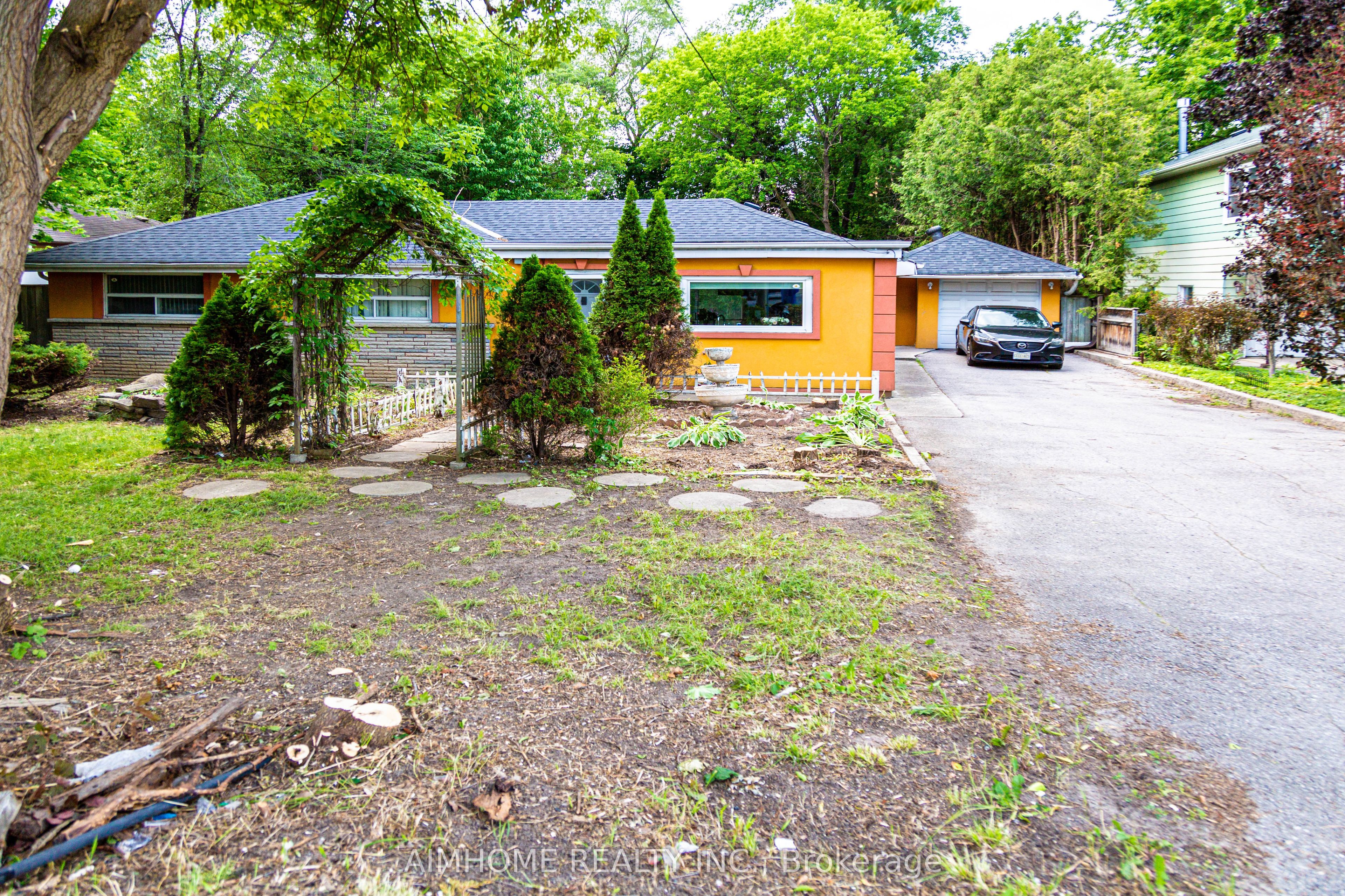 9890 Bayview Avenue, Richmond Hill, ON, L4C 2L3