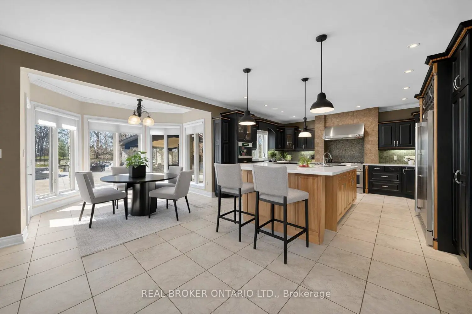 2600 Maple Street photo 4