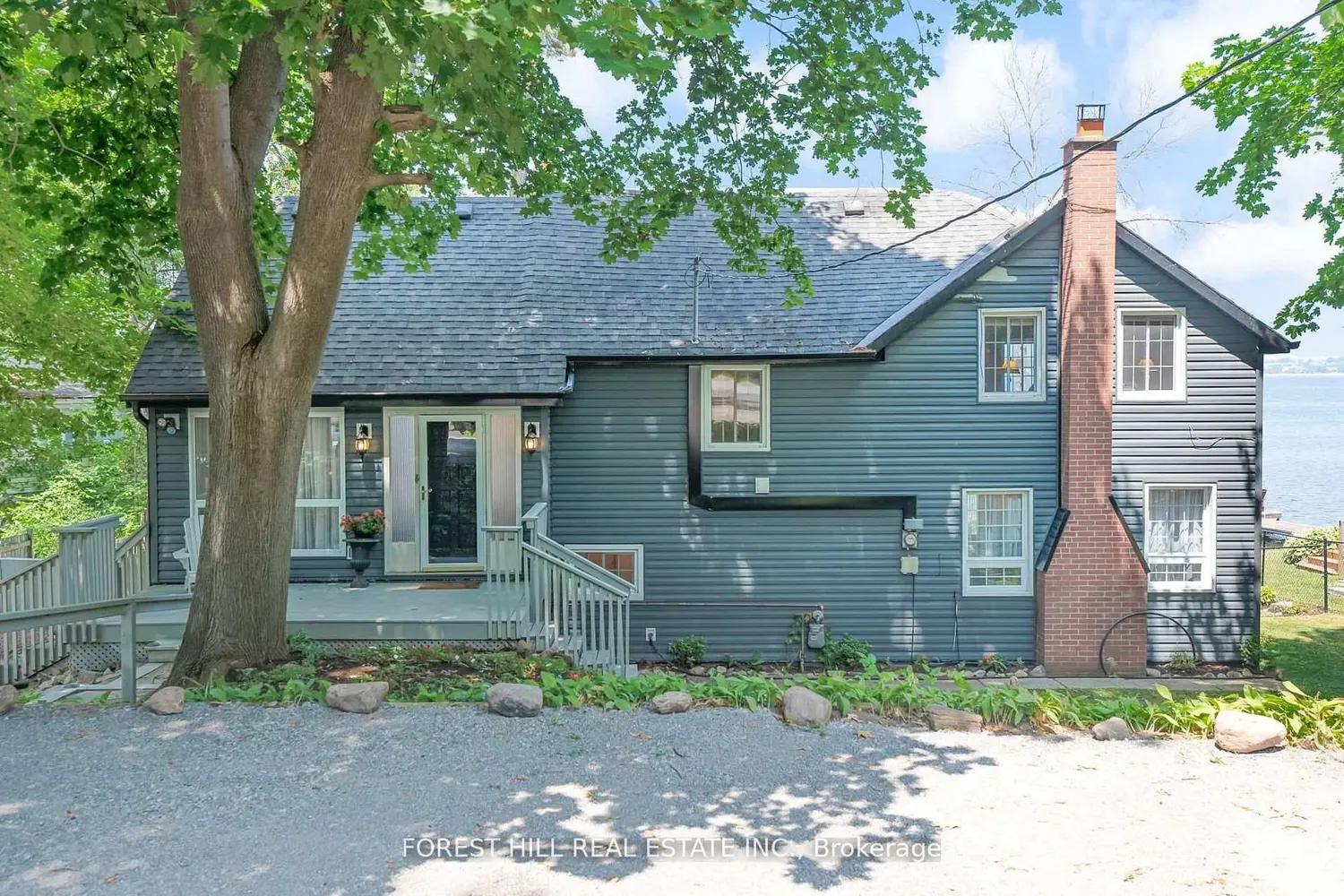 672 Hatton Avenue photo 2