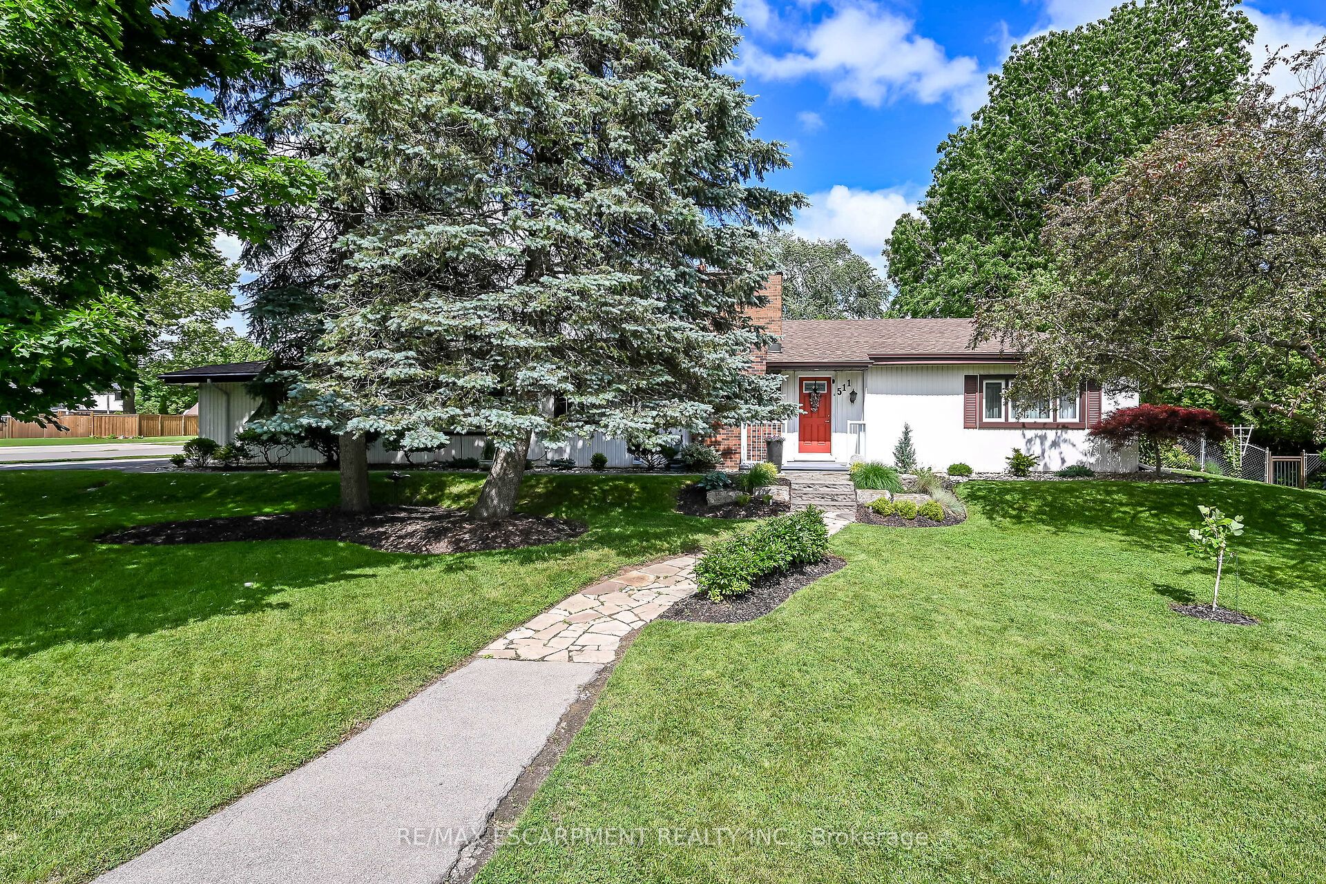 511 Fiddlers Green Road, Hamilton, ON, L9G 1X3