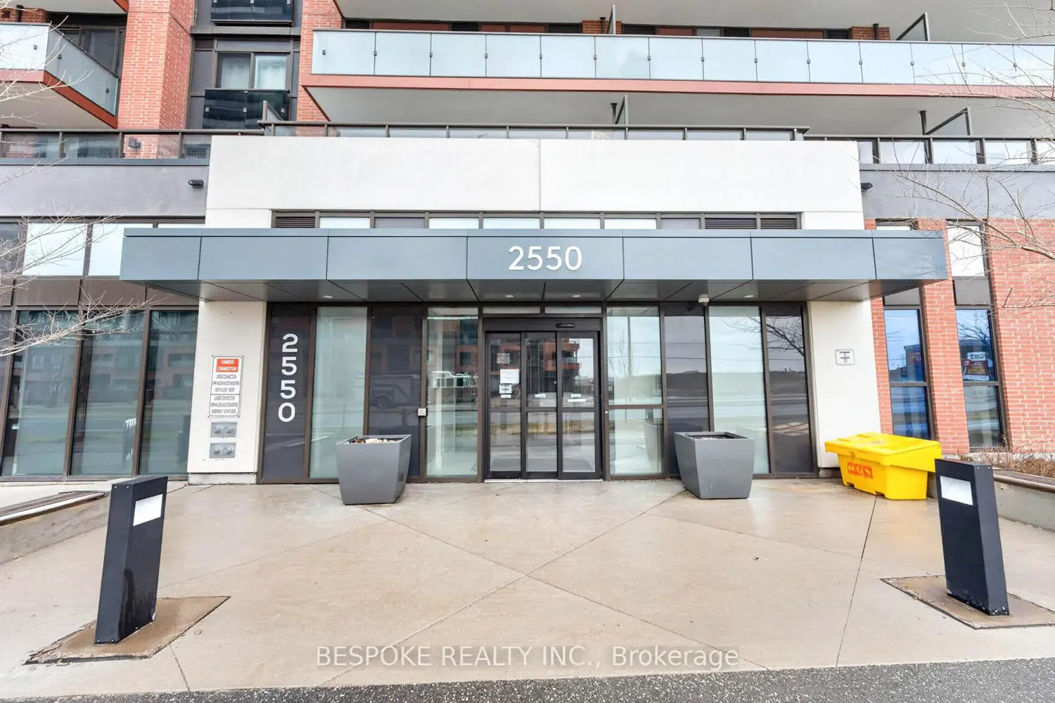 2550 Simcoe Street 612