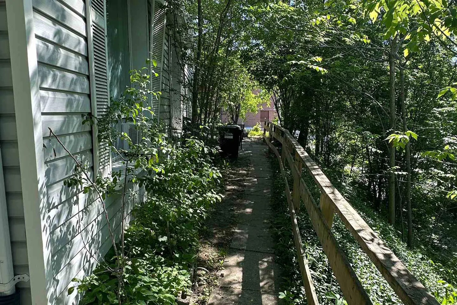 116 Maple Avenue photo 4