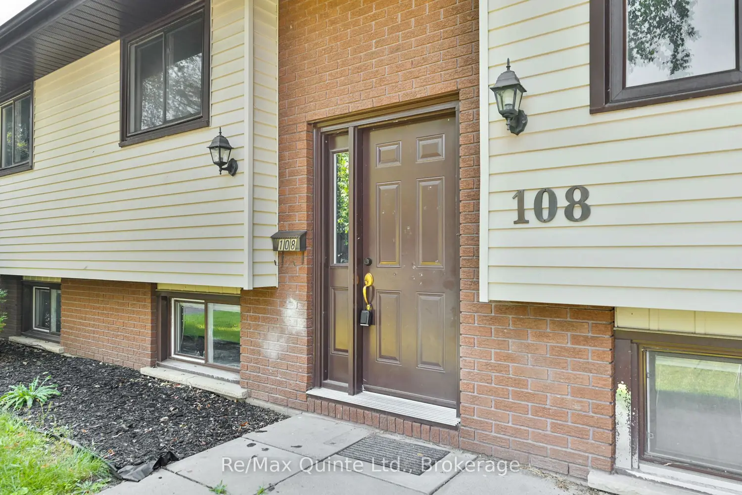 108 Nicholas Street photo 4