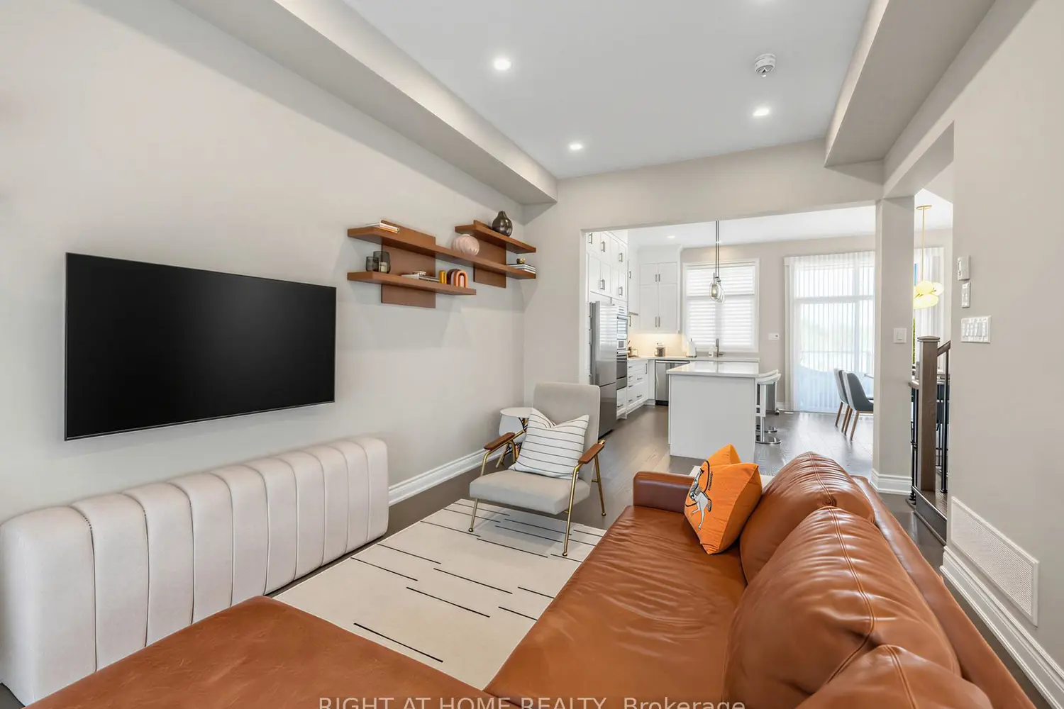 88 Crimson Forest Drive photo 4