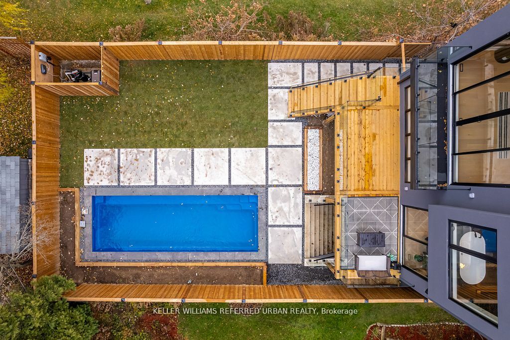 33 Twelfth Street, Toronto, ON, M8V 3G8