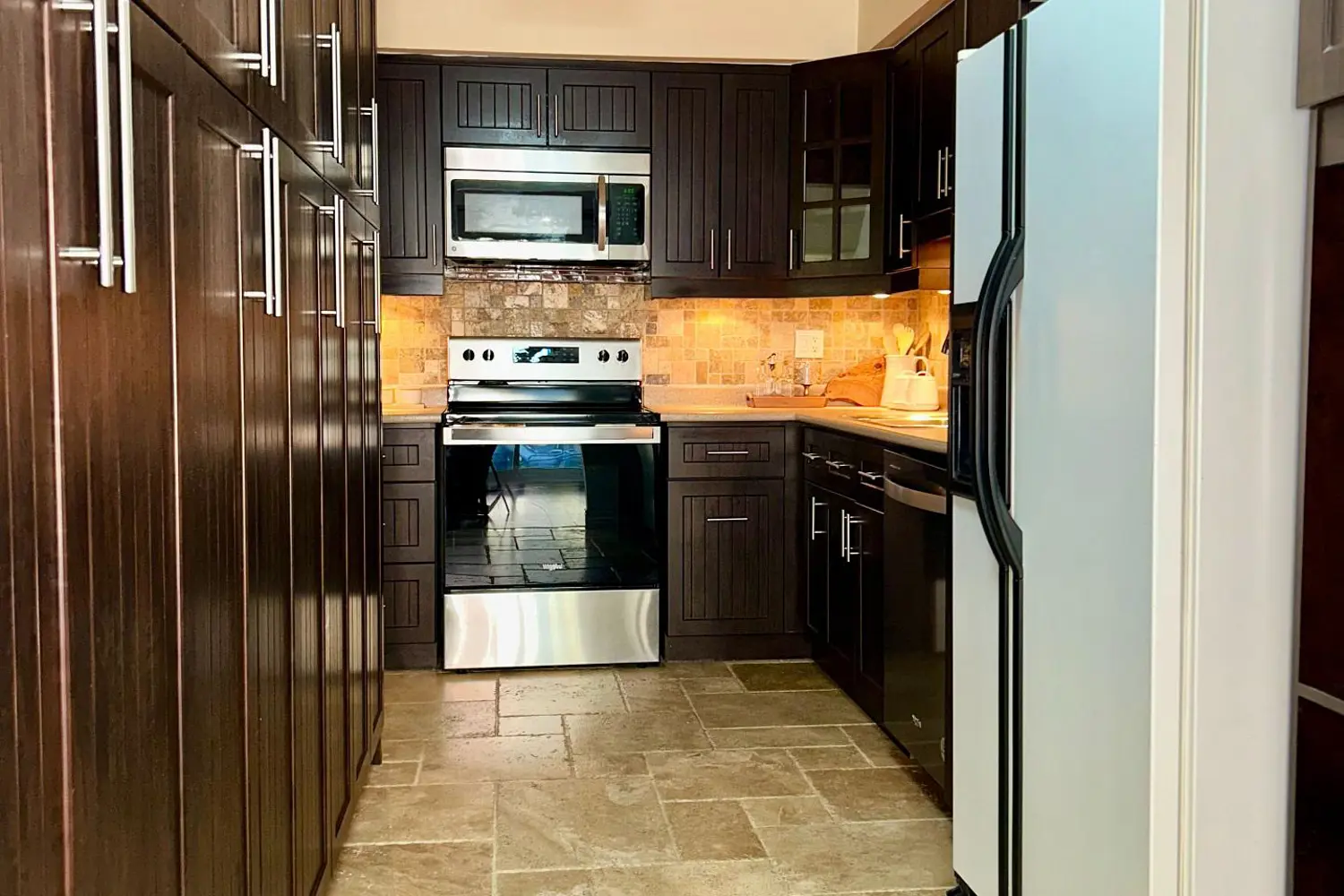 87 Avenue Road photo 2