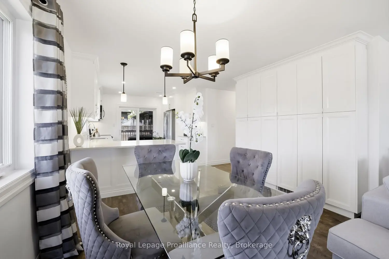 31 Gavin Crescent photo 3
