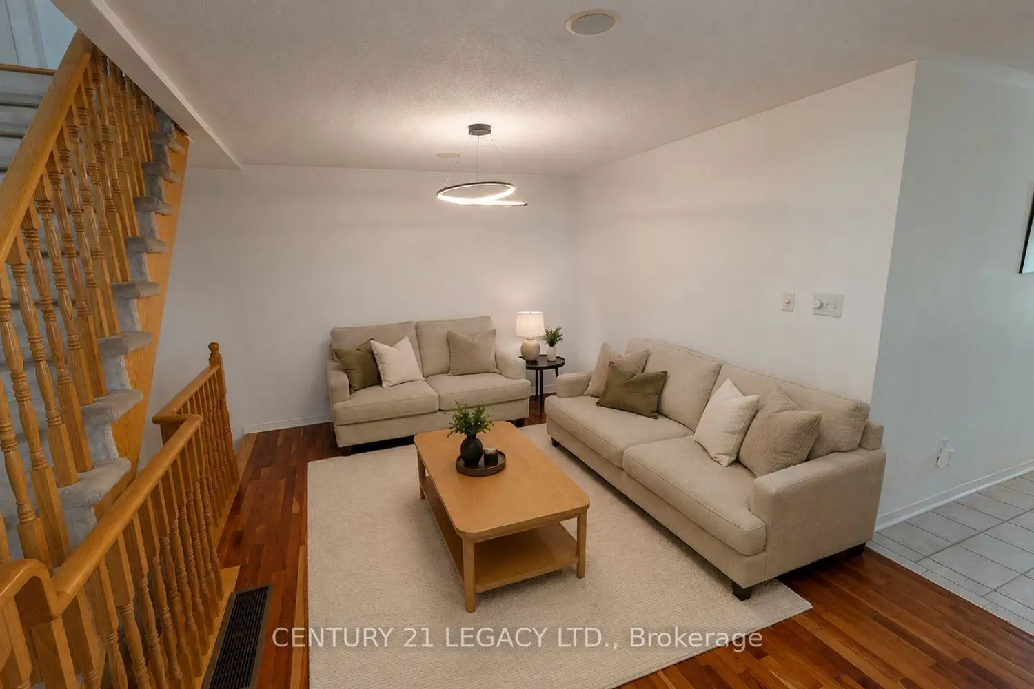 1098 Carding Mill Place photo 2