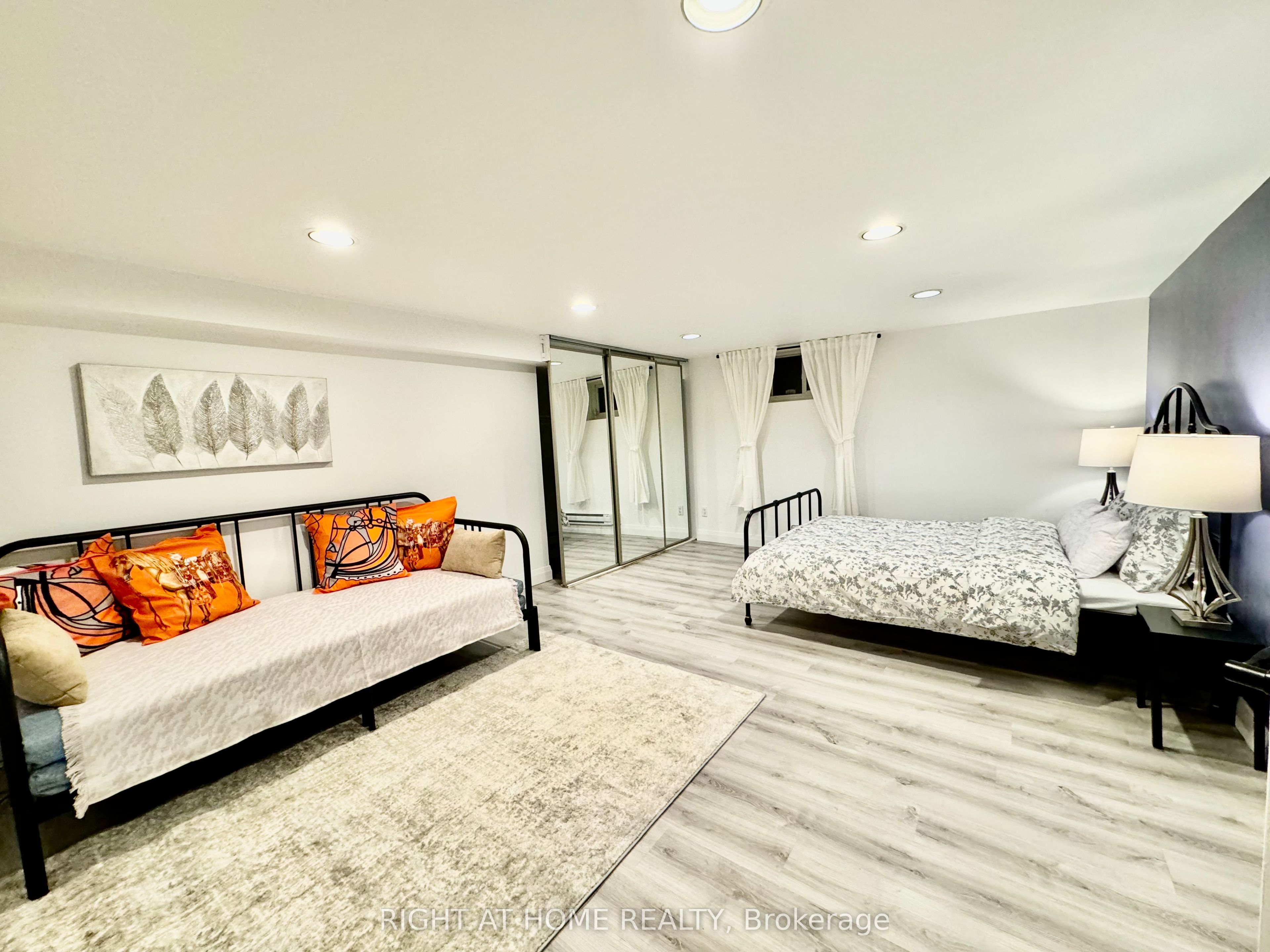 Lower Apartm-1196 Avenue Road, Toronto, ON, M5N 2G1