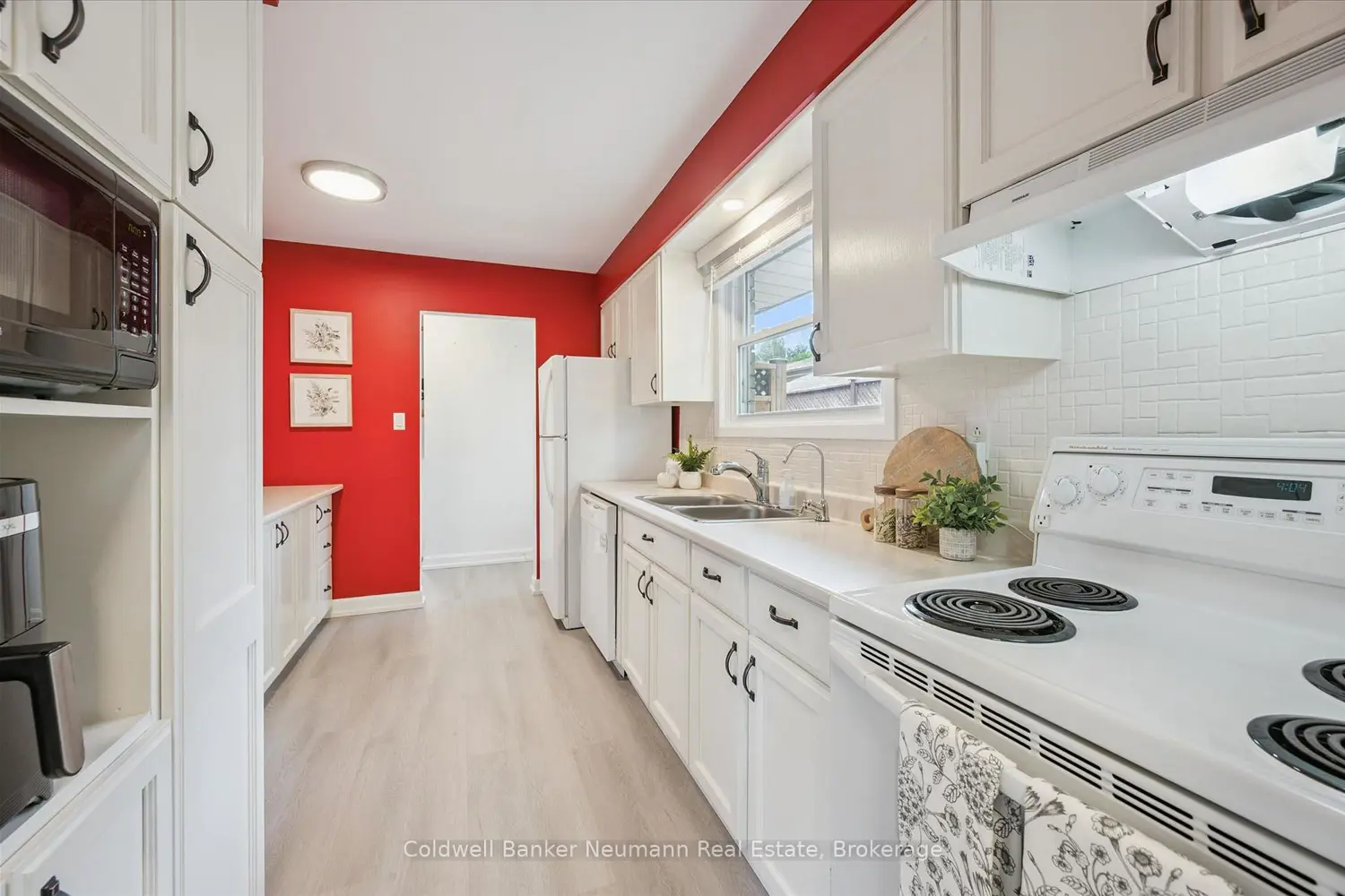 12 Shea Crescent photo 4
