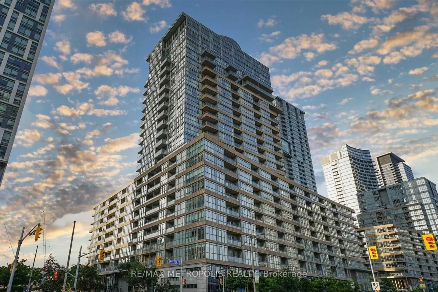 151 Dan Leckie Way 507