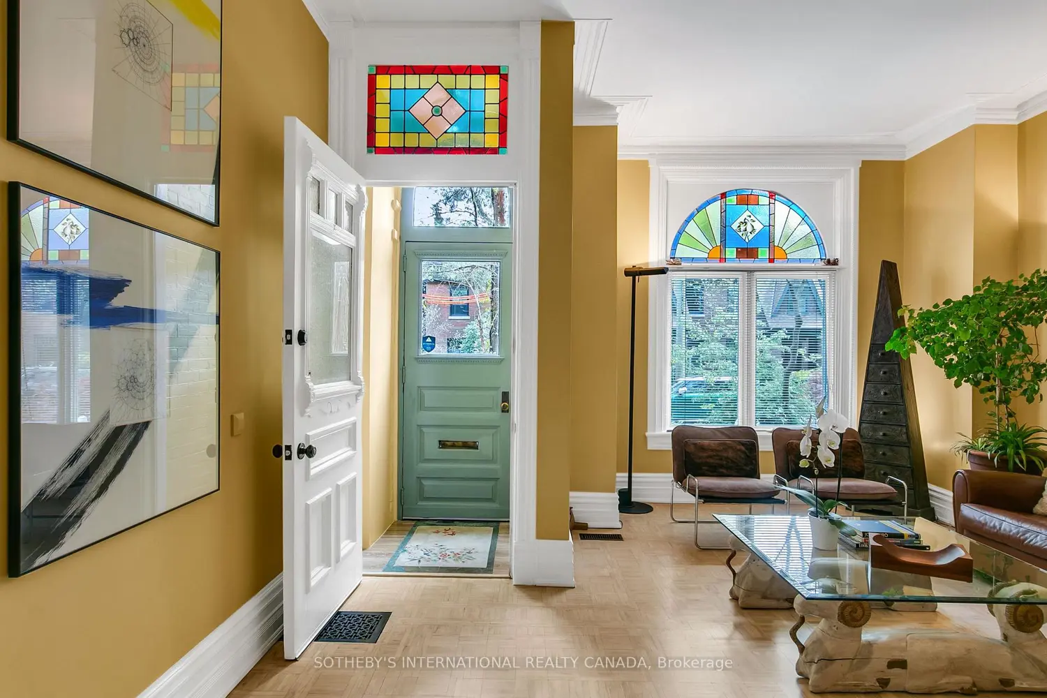 460 Wellesley Street photo 4