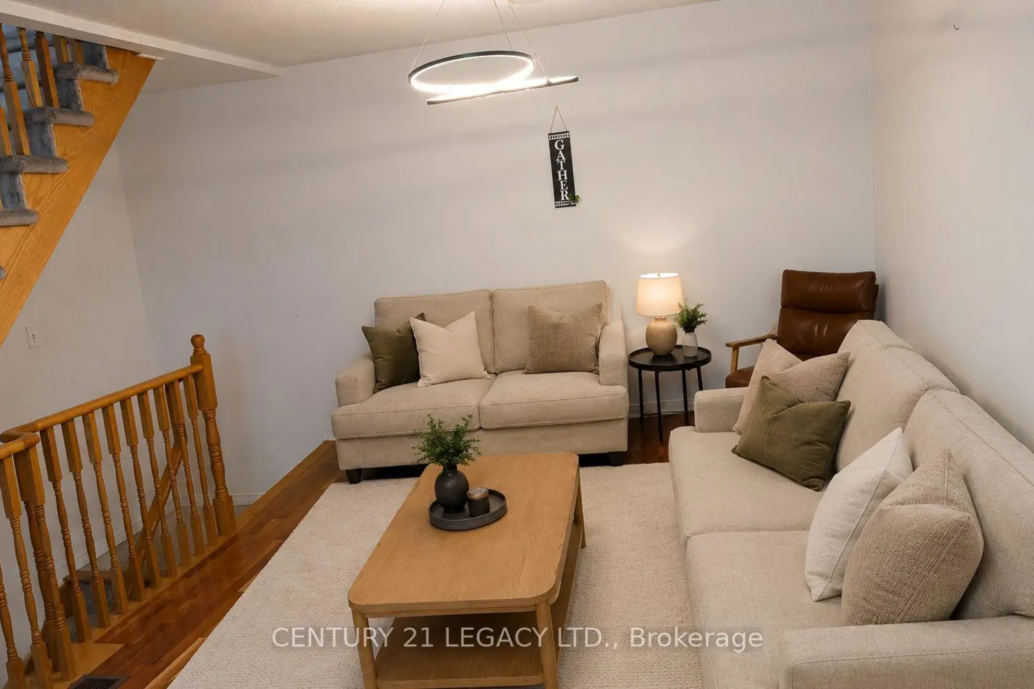 1098 Carding Mill Place photo 3