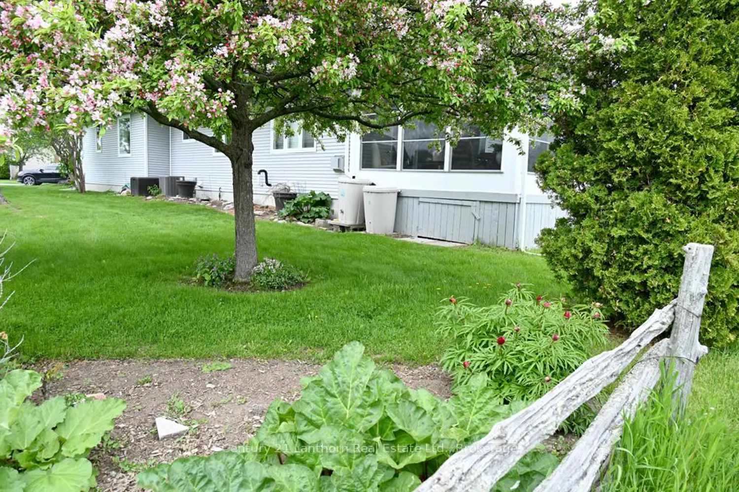 18 Cretney Drive photo 3